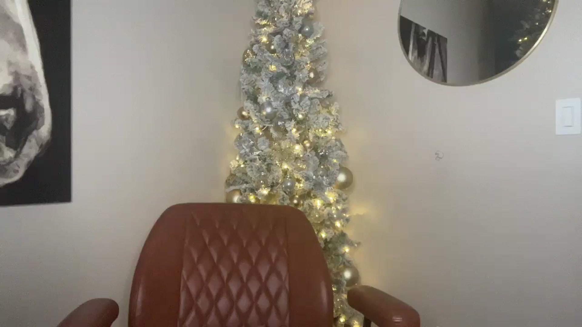 Gallery image thumbnail from Laceygreyy's myfreecams stream on, 12/18/2025, 21:34 image 7 of 20