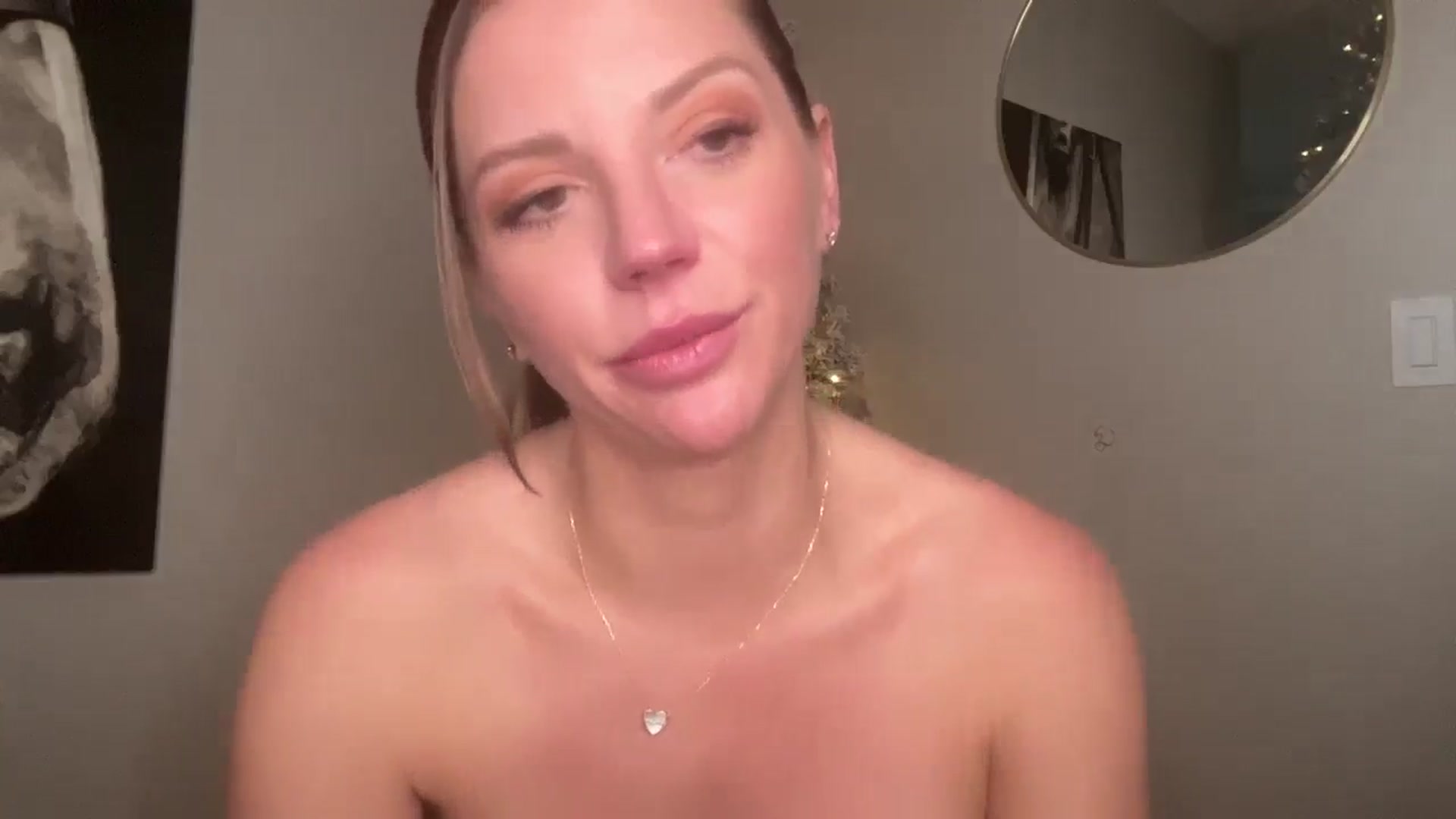 Gallery image thumbnail from Laceygreyy's myfreecams stream on, 01/06/2026, 21:34 image 5 of 20