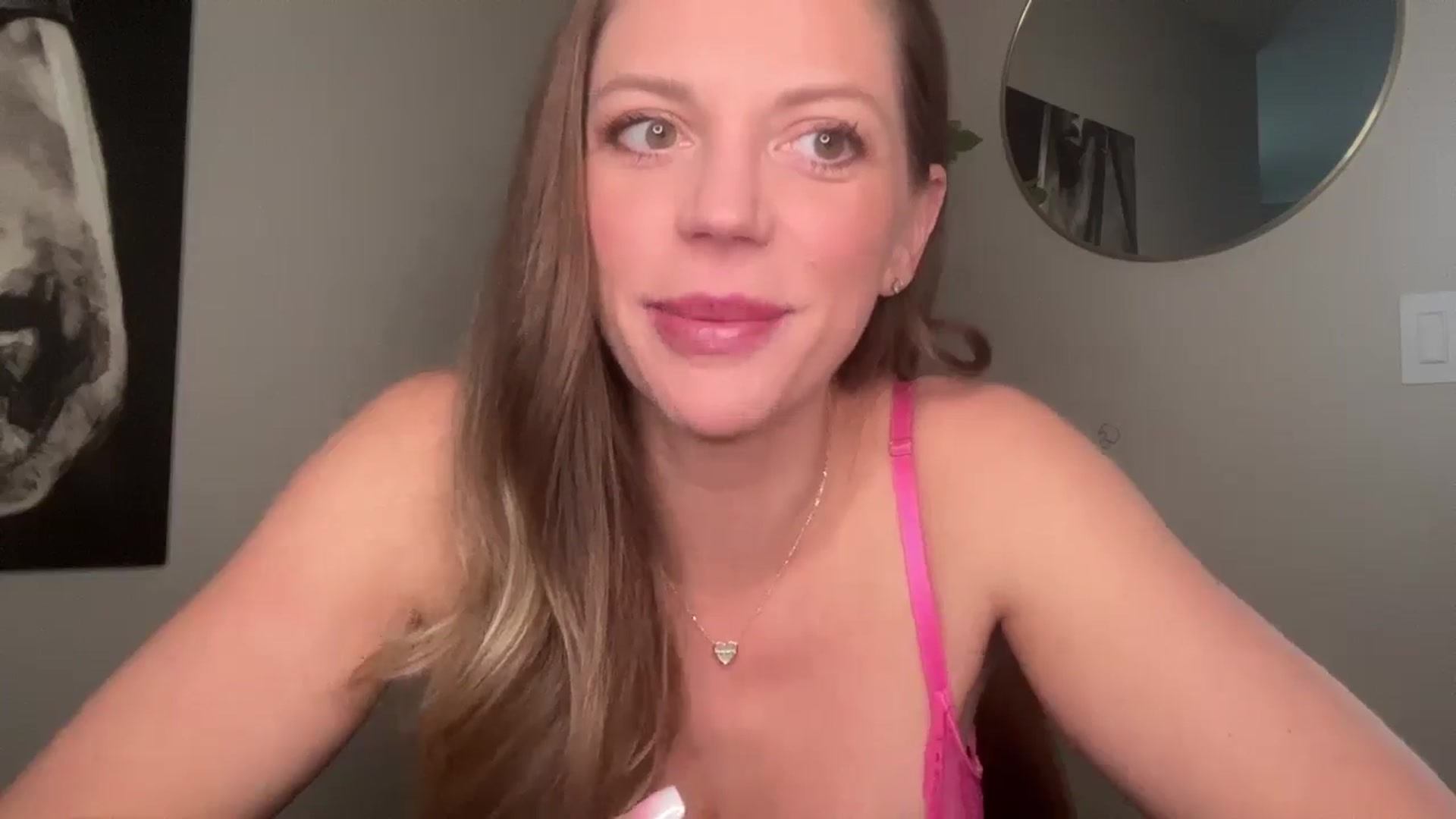Gallery image thumbnail from Laceygreyy's myfreecams stream on, 02/04/2026, 18:32 image 4 of 20