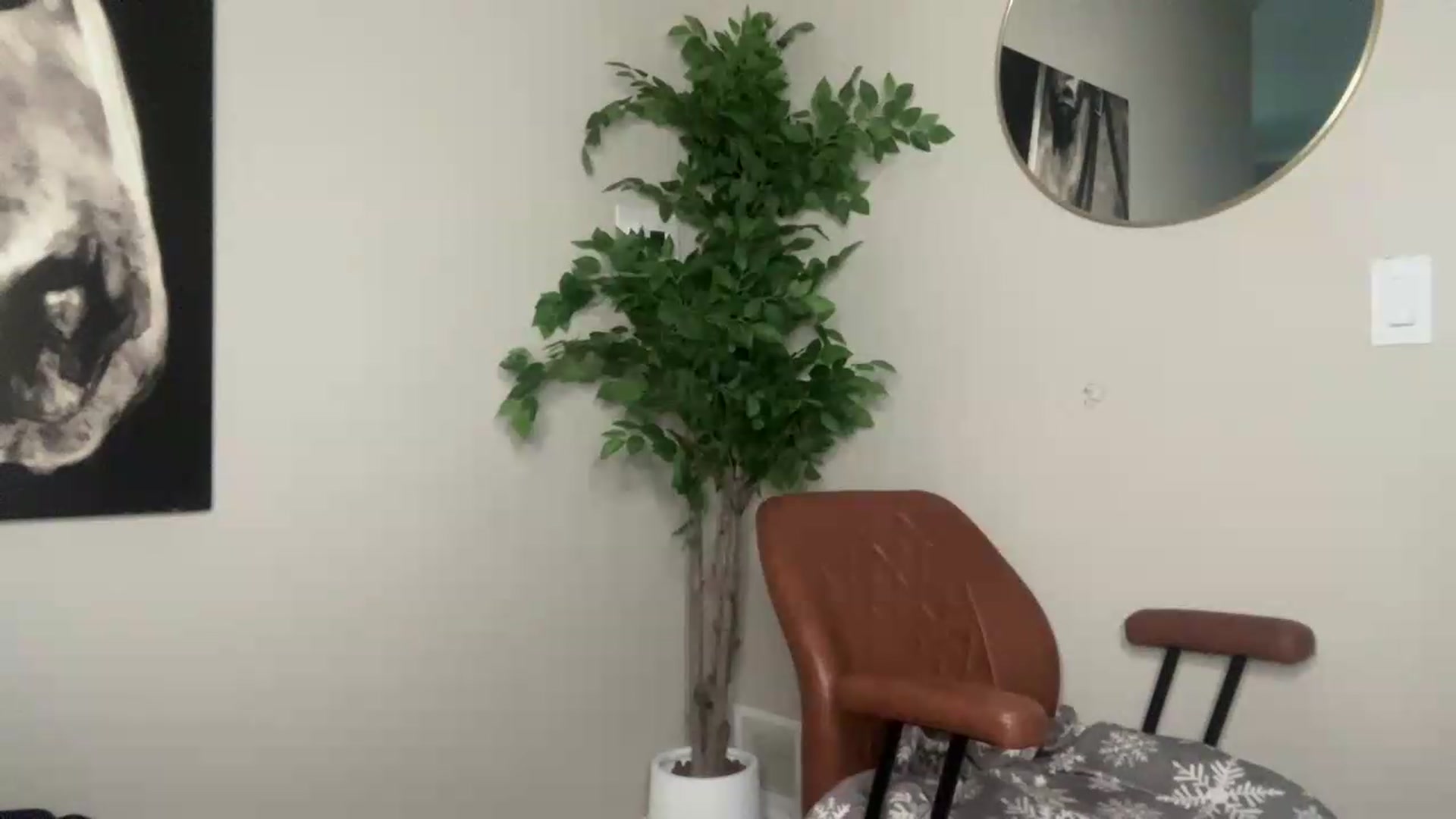 Gallery image thumbnail from Laceygreyy's myfreecams stream on, 05/07/2026, 19:36 image 2 of 20