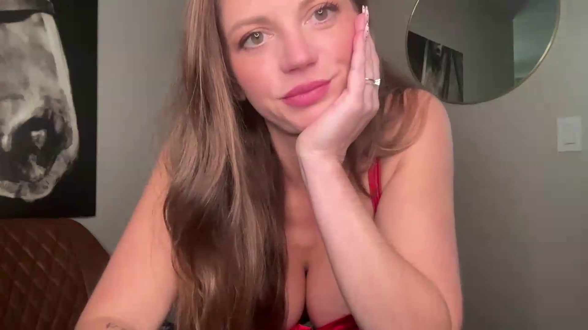 Gallery image thumbnail from Laceygreyy's myfreecams stream on, 05/21/2026, 19:02 image 17 of 20
