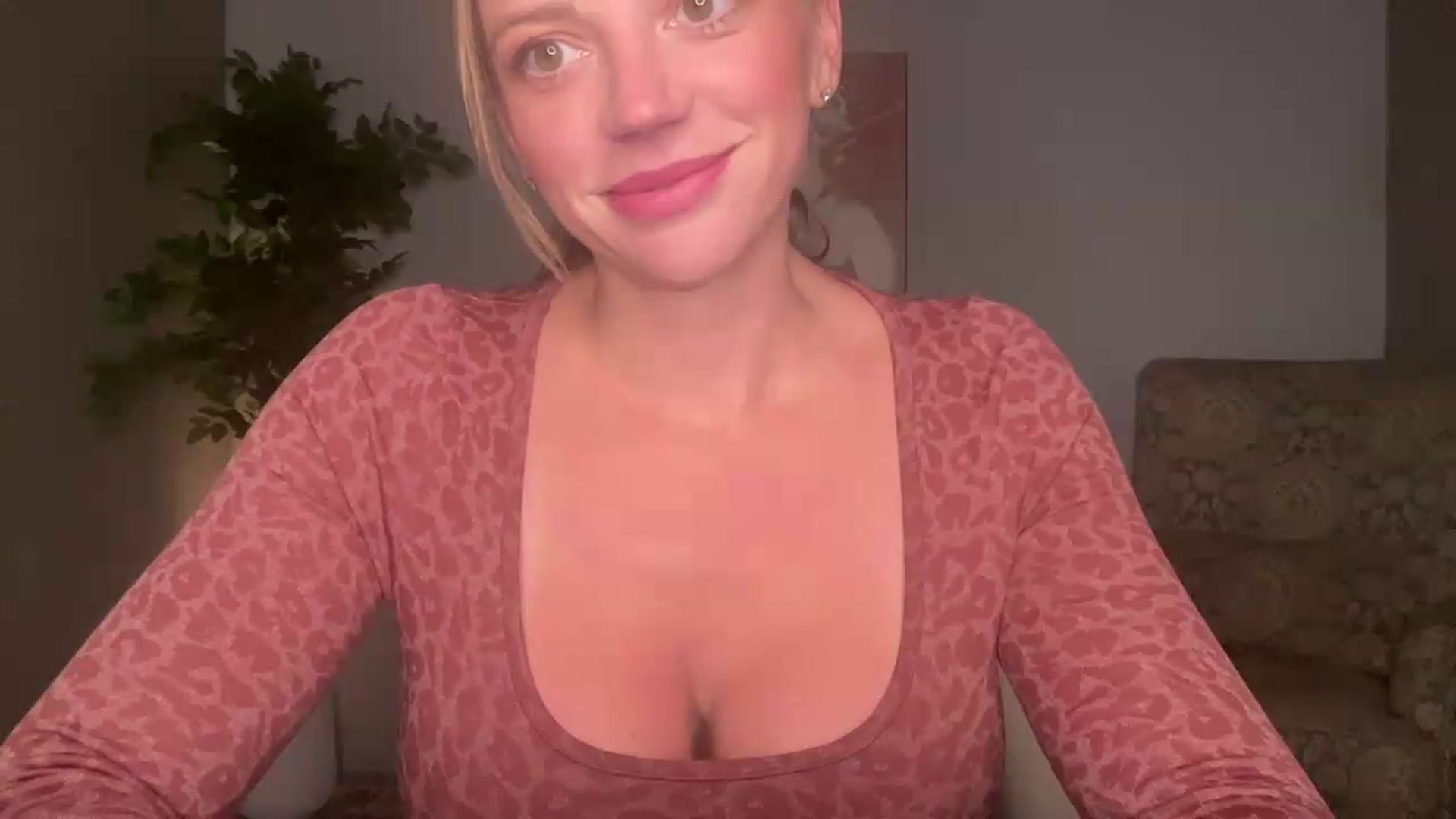 Gallery image thumbnail from Laceygreyy's myfreecams stream on, 06/11/2026, 23:46 image 14 of 20
