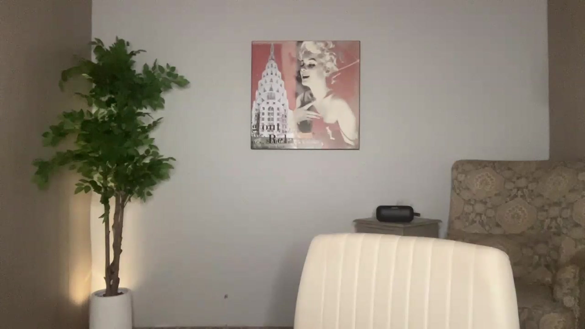 Gallery image thumbnail from Laceygreyy's myfreecams stream on, 06/19/2026, 22:18 image 14 of 20