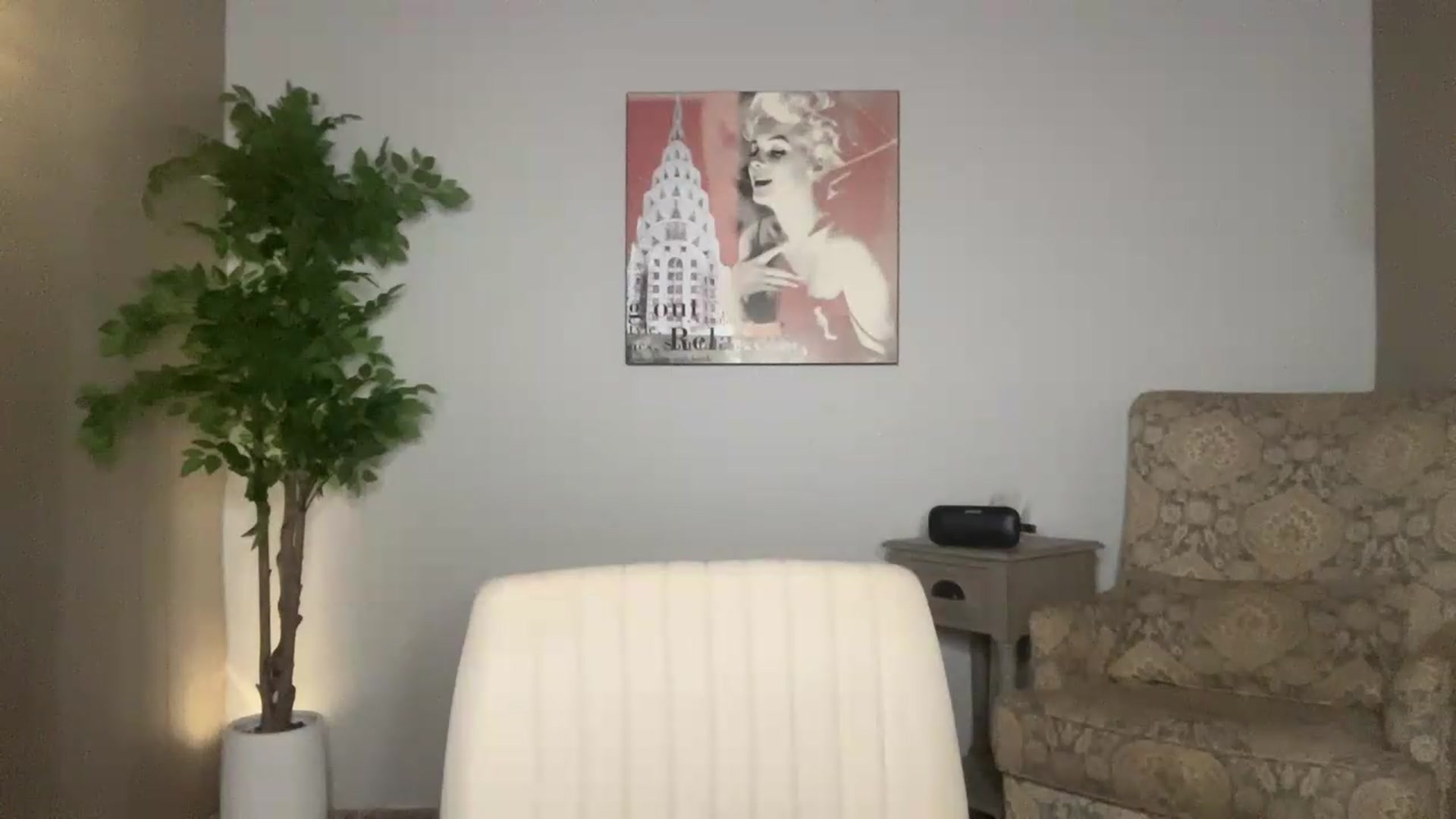 Gallery image thumbnail from Laceygreyy's myfreecams stream on, 06/25/2026, 01:20 image 18 of 20