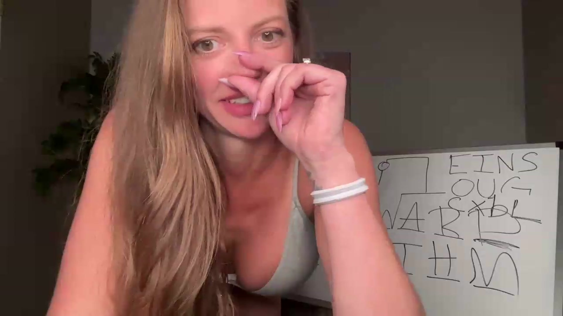 Gallery image thumbnail from Laceygreyy's myfreecams stream on, 07/31/2026, 03:53 image 20 of 20