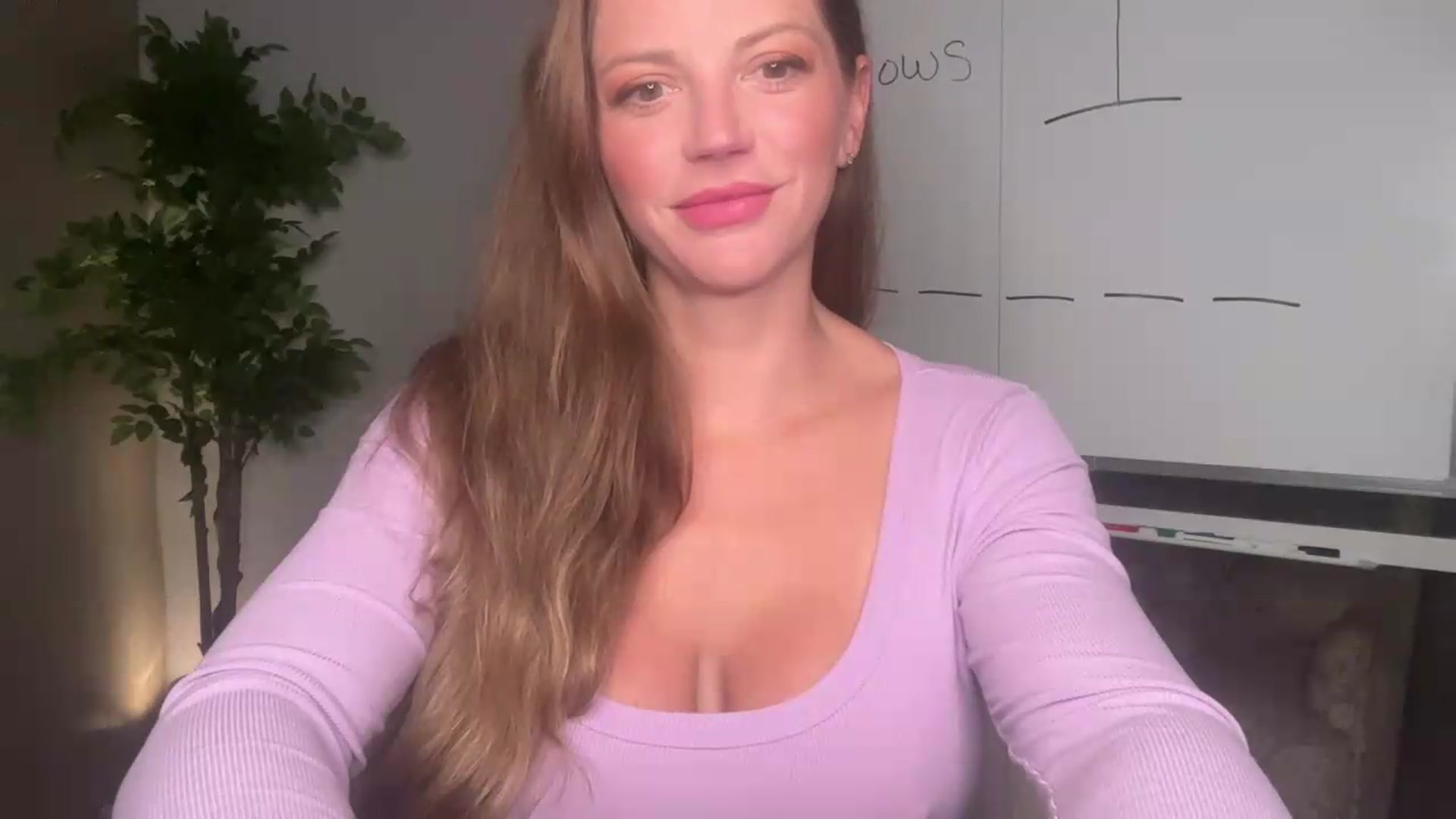 Gallery image thumbnail from Laceygreyy's myfreecams stream on, 08/11/2026, 01:02 image 2 of 20