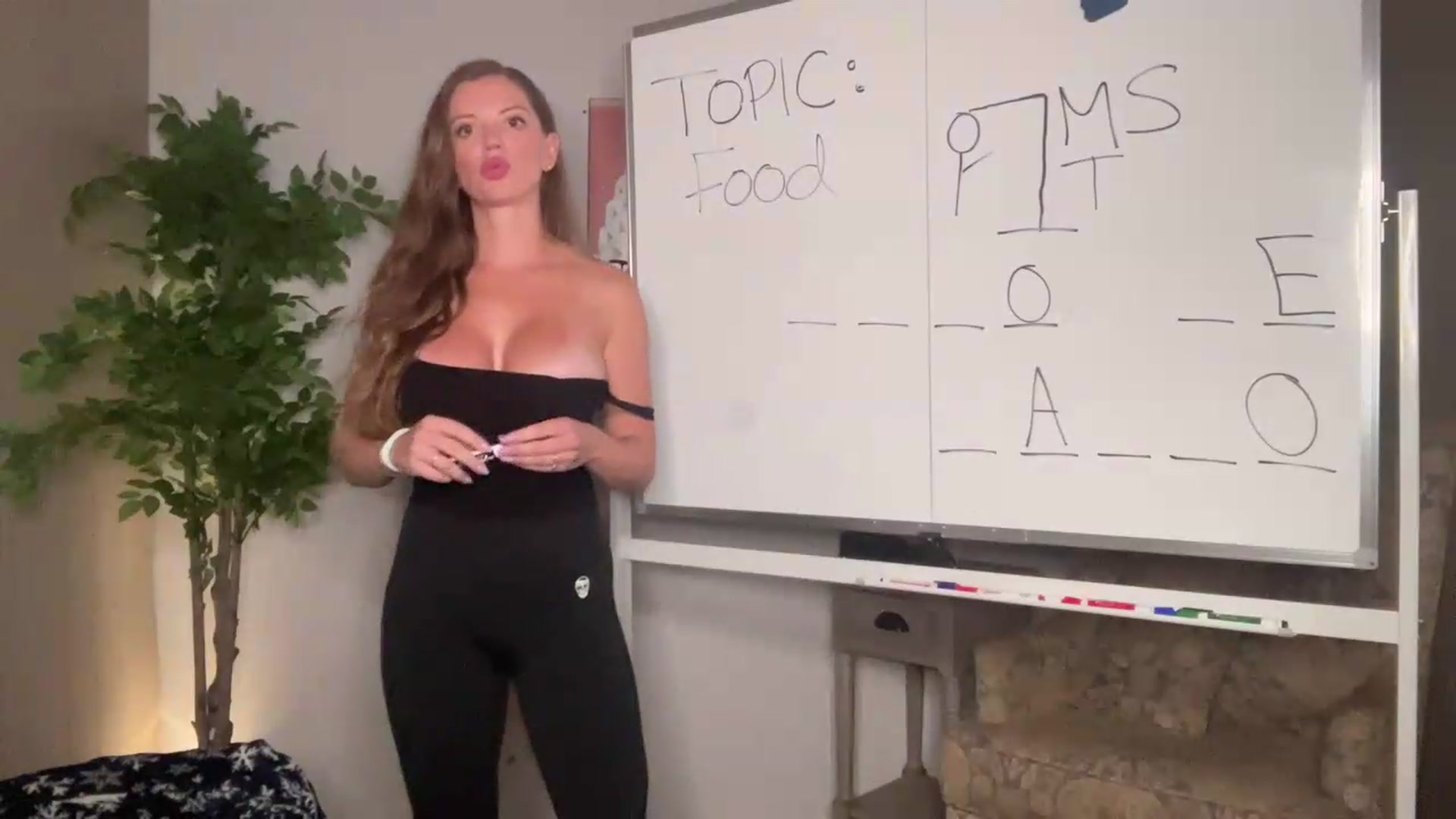Gallery image thumbnail from Laceygreyy's myfreecams stream on, 09/02/2026, 20:12 image 12 of 20