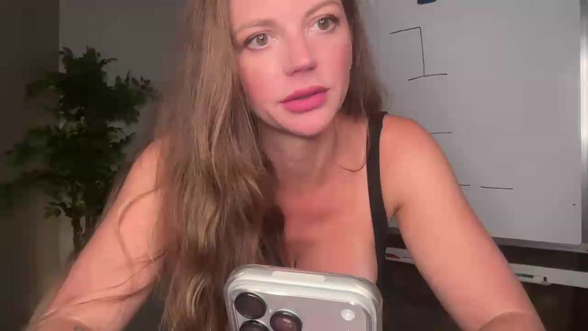 Gallery image thumbnail from Laceygreyy's myfreecams stream on, 09/02/2026, 20:12 image 19 of 20