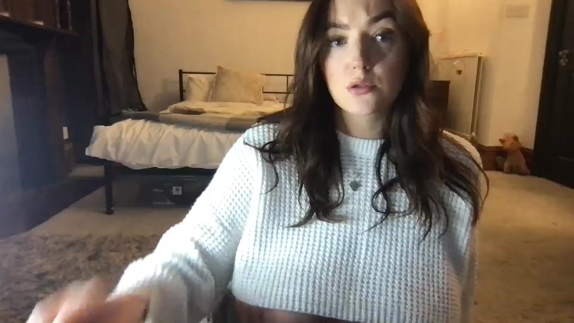Gallery image thumbnail from Laceyjames24's myfreecams stream on, 10/25/2023, 17:17 image 6 of 20