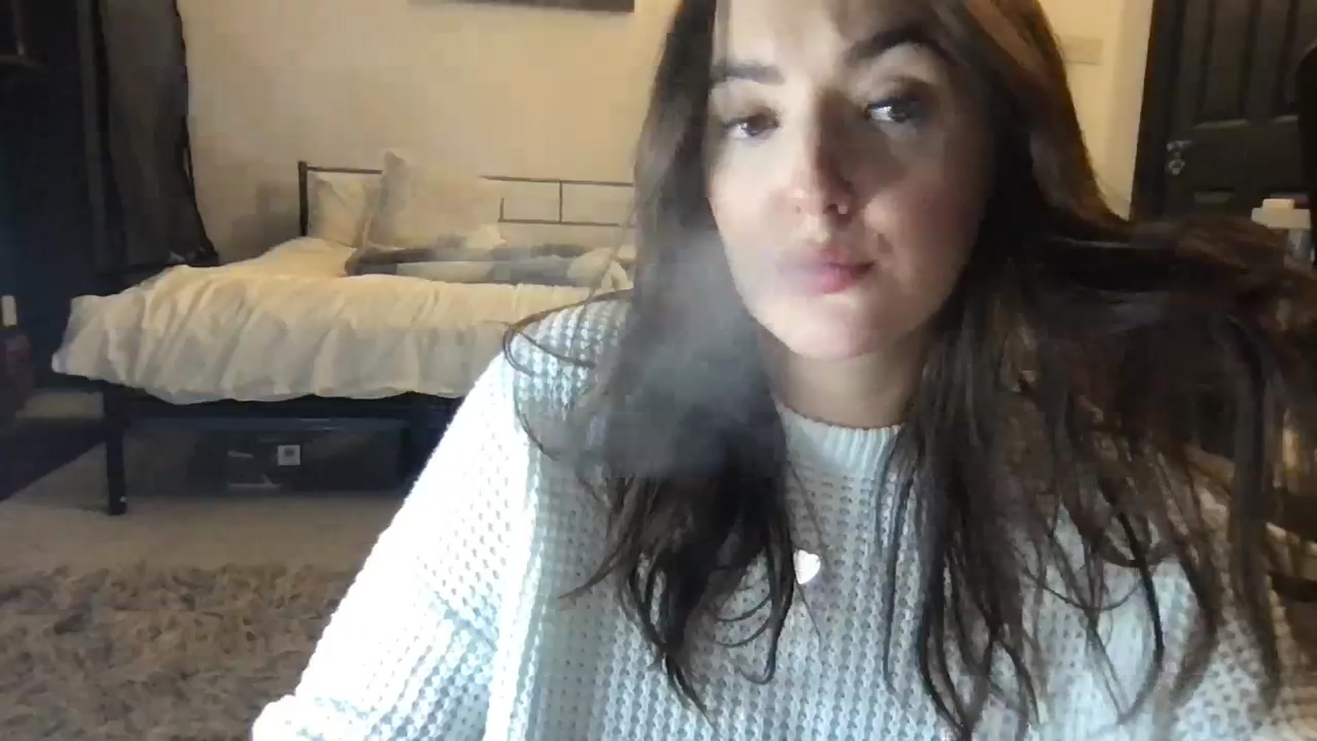 Gallery image thumbnail from Laceyjames24's myfreecams stream on, 10/25/2023, 19:27 image 19 of 20