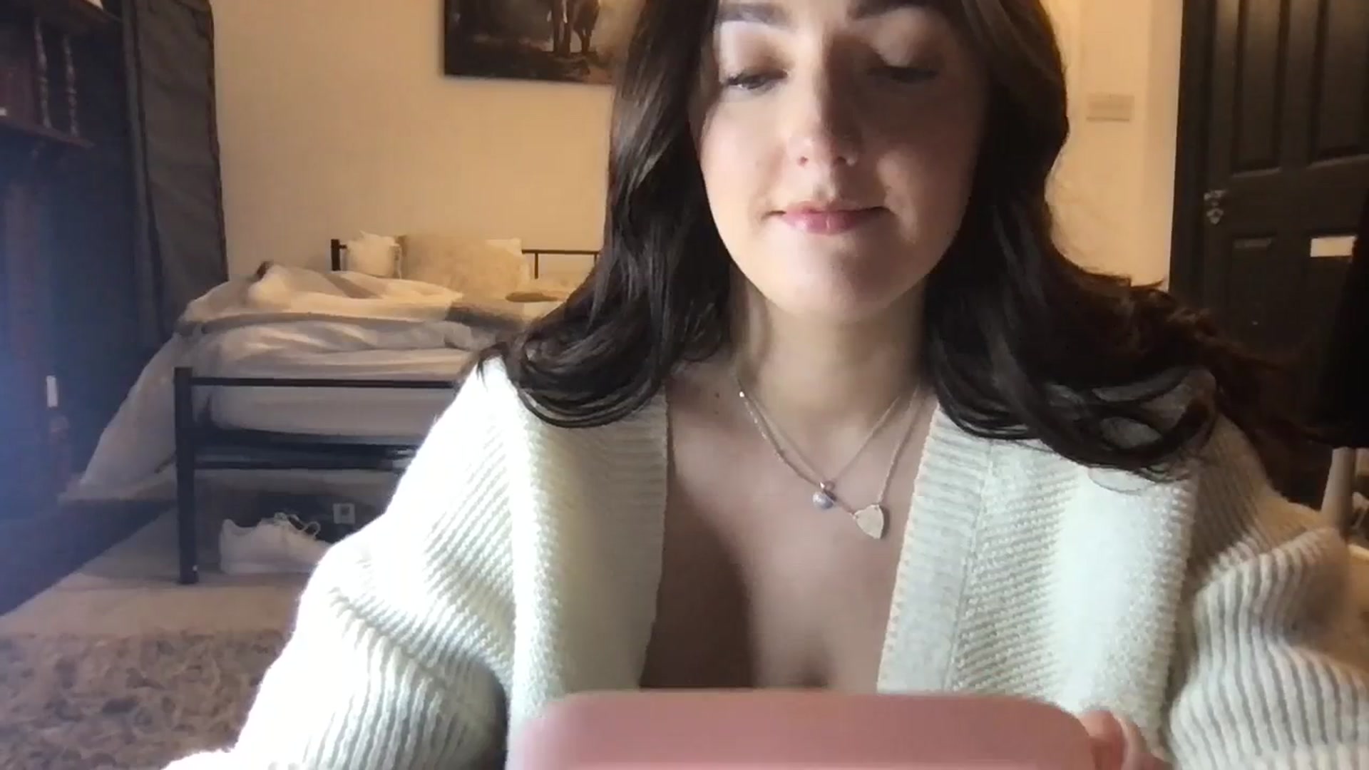 Gallery image thumbnail from Laceyjames24's myfreecams stream on, 11/08/2023, 17:31 image 19 of 20