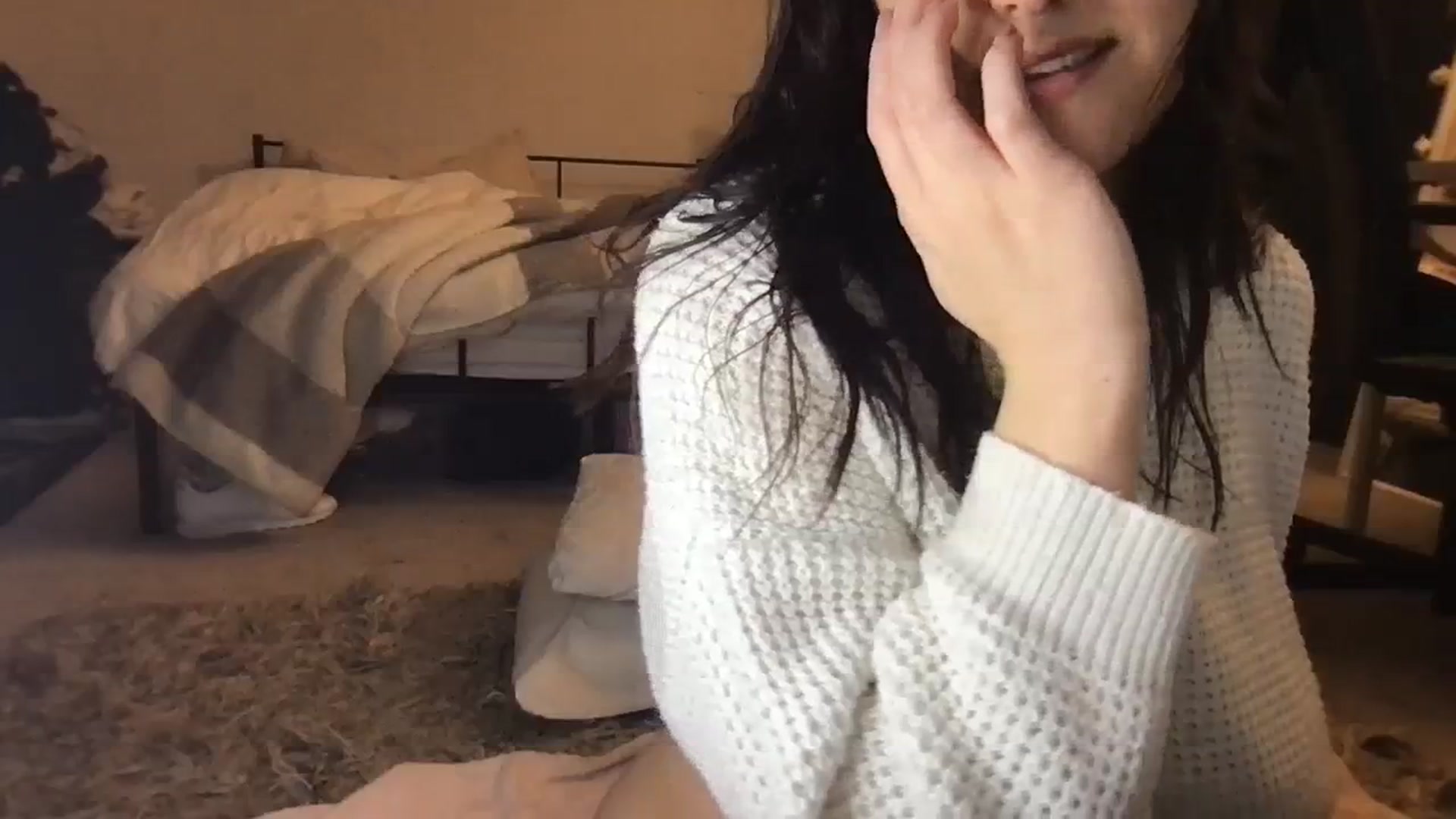 Gallery image thumbnail from Laceyjames24's myfreecams stream on, 12/22/2023, 14:40 image 17 of 20