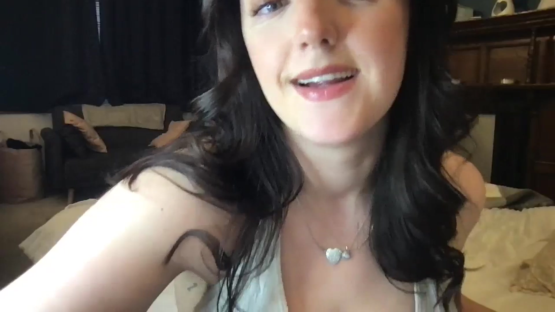 Gallery image thumbnail from Laceyjames24's myfreecams stream on, 04/13/2024, 20:14 image 4 of 20