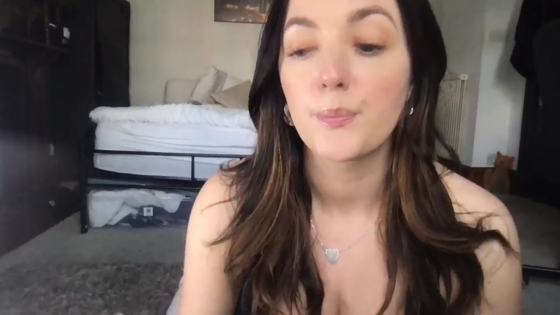 Gallery image thumbnail from Laceyjames24's myfreecams stream on, 05/11/2024, 16:07 image 8 of 20