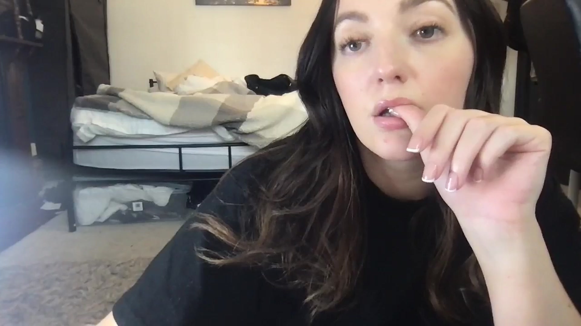 Gallery image thumbnail from Laceyjames24's myfreecams stream on, 05/12/2024, 14:32 image 17 of 20