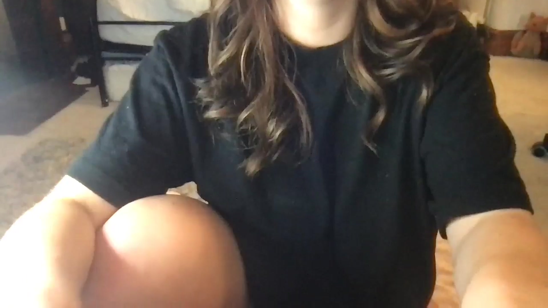 Gallery image thumbnail from Laceyjames24's myfreecams stream on, 05/12/2024, 18:12 image 17 of 20