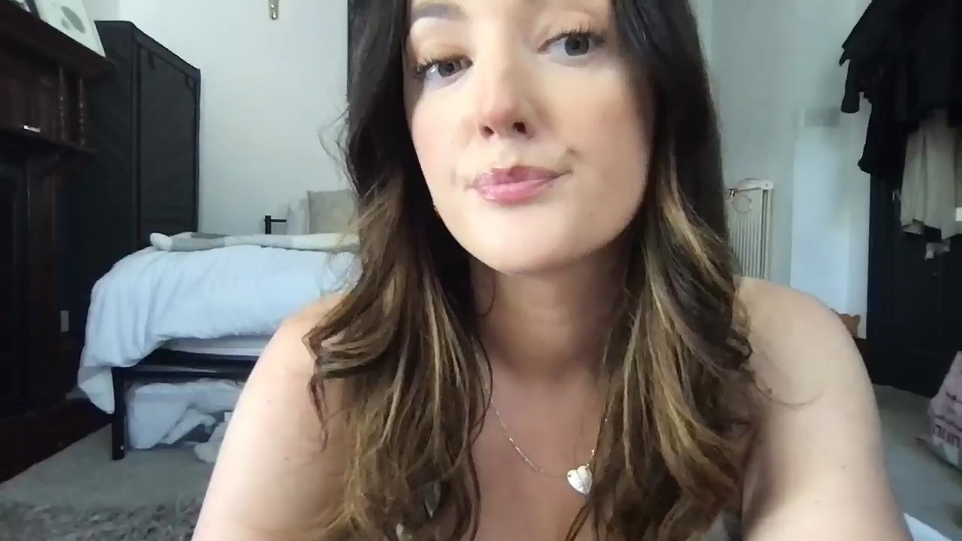 Gallery image thumbnail from Laceyjames24's myfreecams stream on, 06/02/2024, 12:59 image 8 of 20