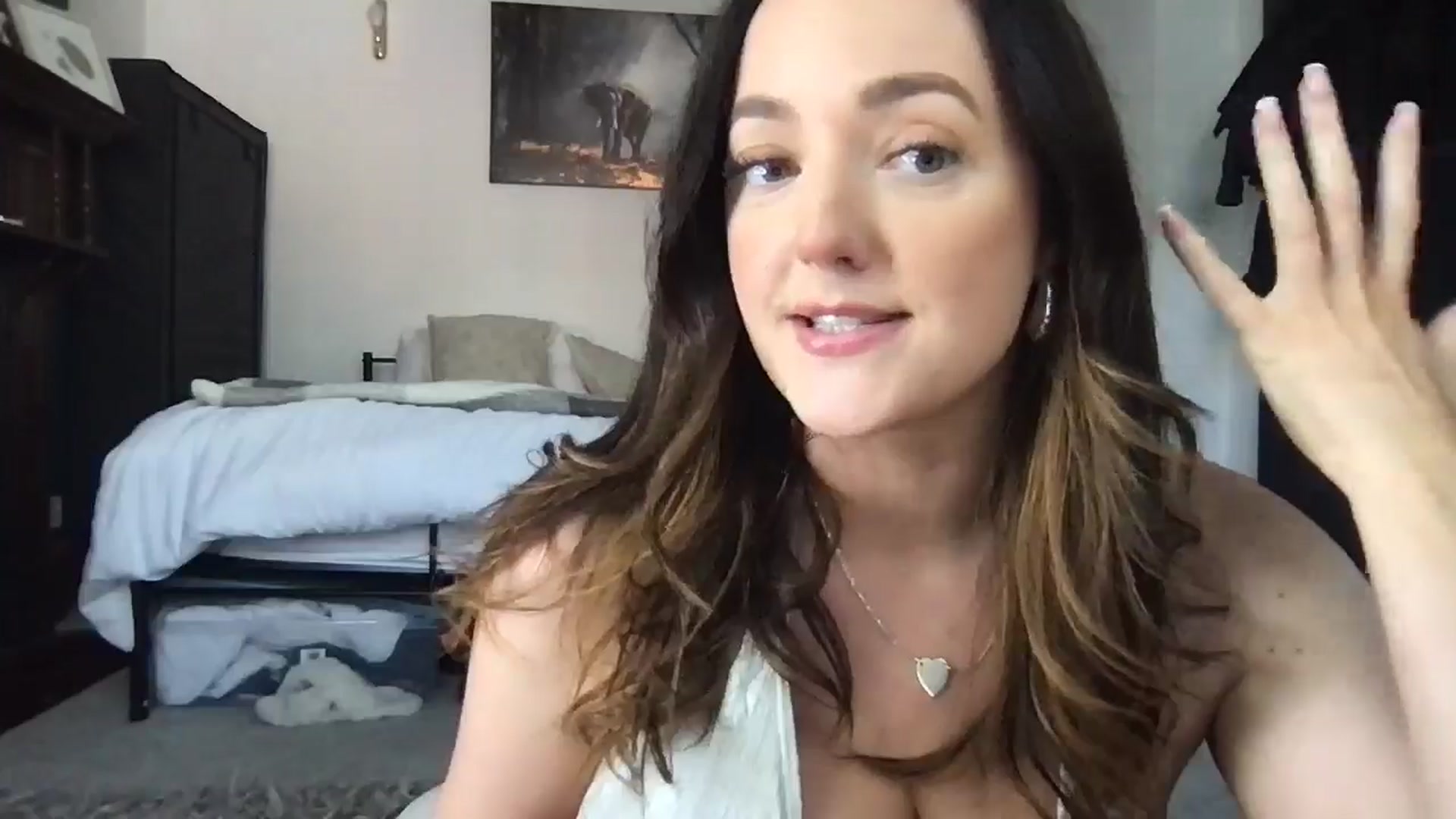 Gallery image thumbnail from Laceyjames24's myfreecams stream on, 06/02/2024, 13:31 image 5 of 20