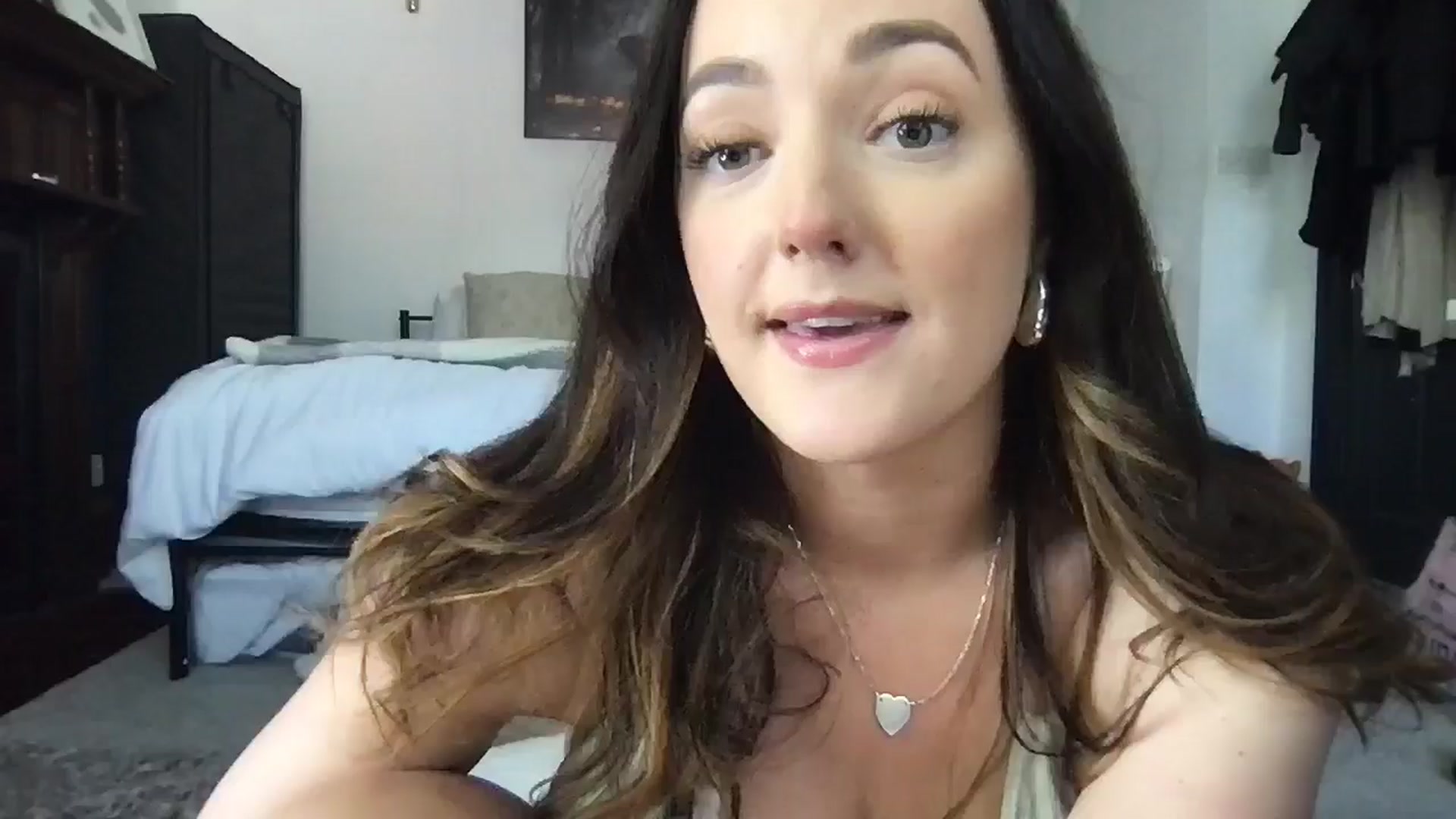 Gallery image thumbnail from Laceyjames24's myfreecams stream on, 06/02/2024, 13:31 image 2 of 20