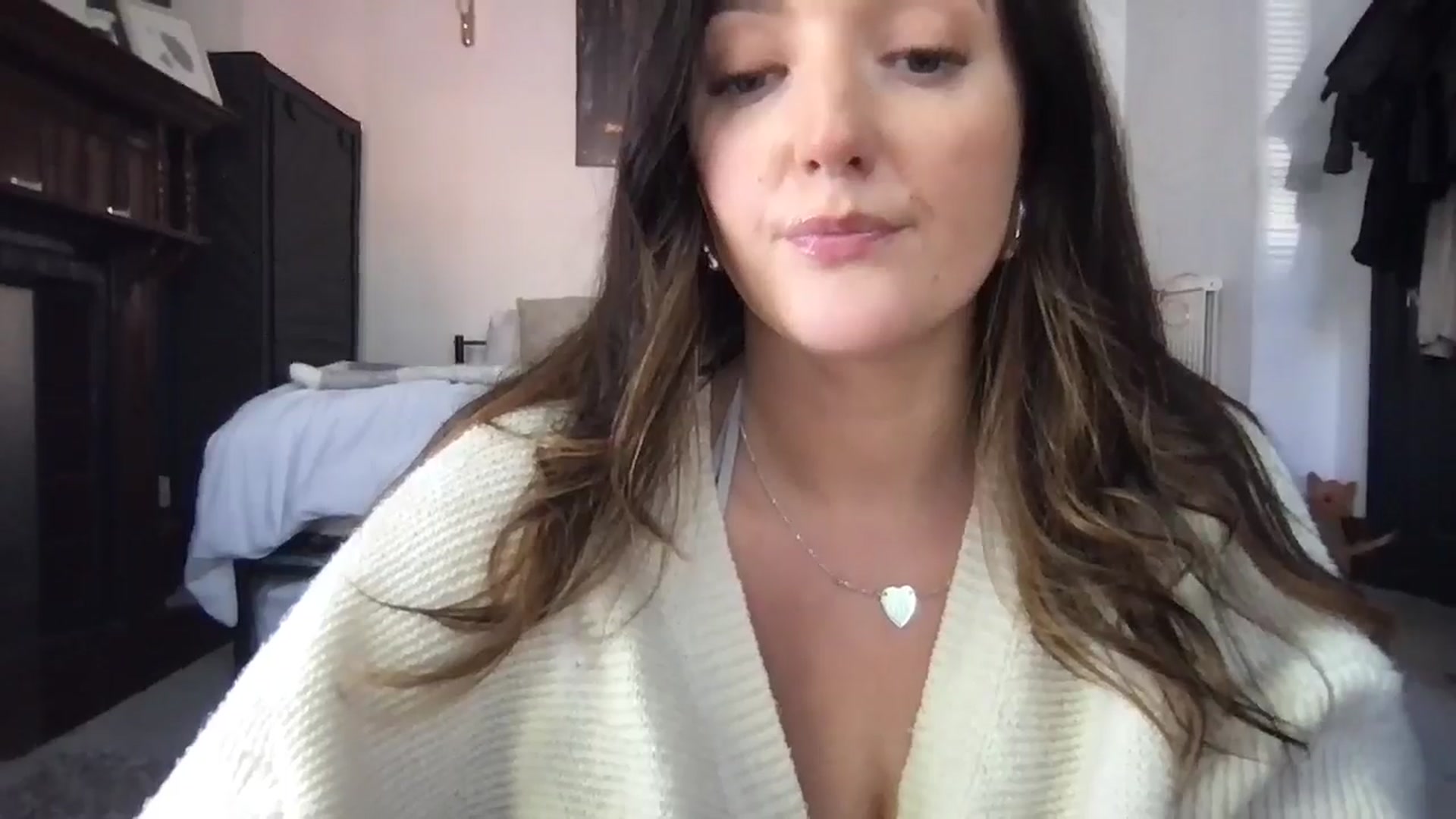 Gallery image thumbnail from Laceyjames24's myfreecams stream on, 06/02/2024, 16:00 image 14 of 20
