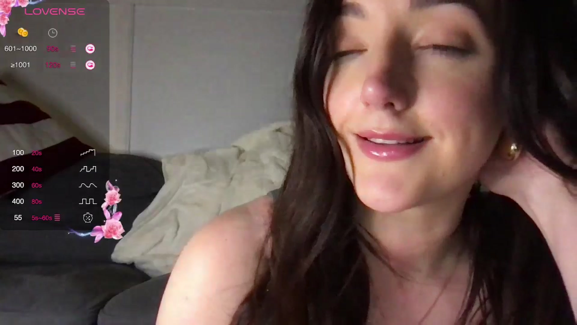 Gallery image thumbnail from Laceyjames24's myfreecams stream on, 04/24/2025, 18:23 image 6 of 20