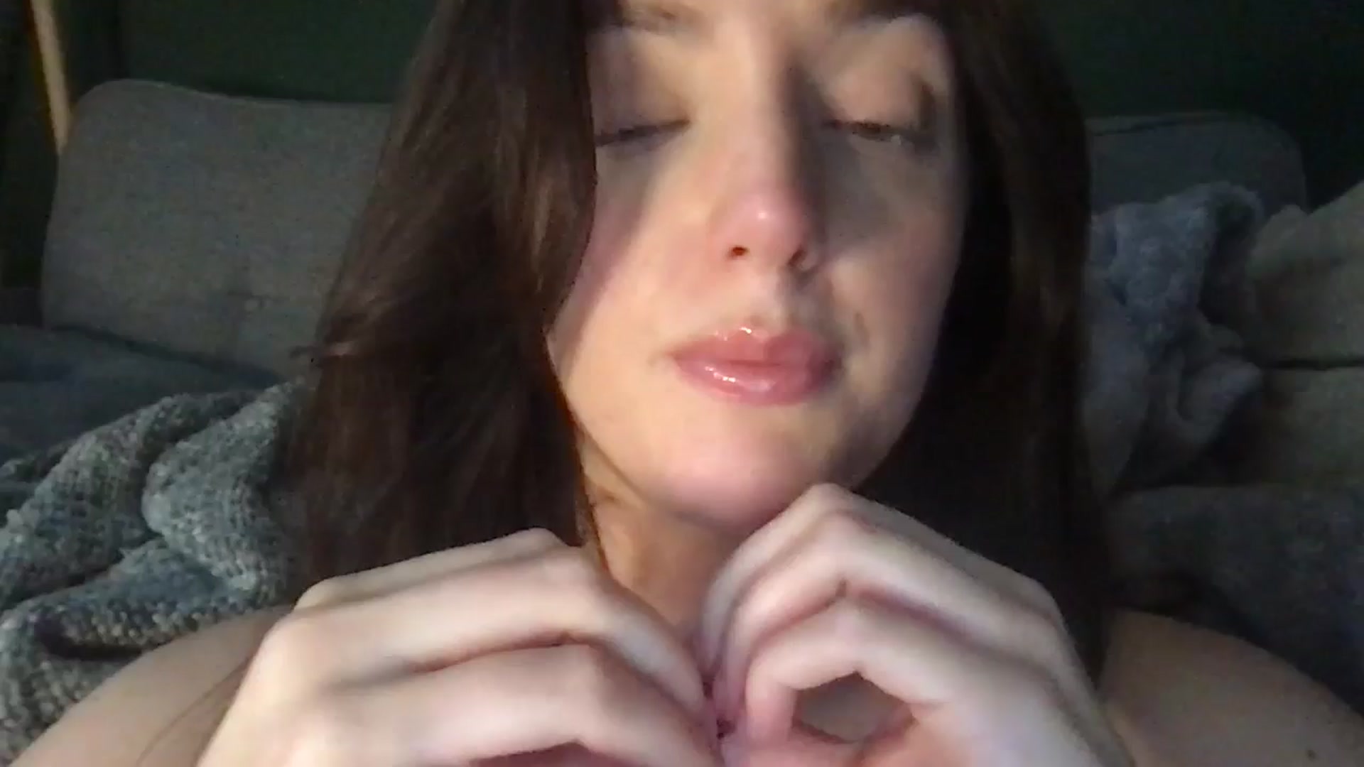 Gallery image thumbnail from Laceyjames24's myfreecams stream on, 02/11/2026, 14:54 image 1 of 20