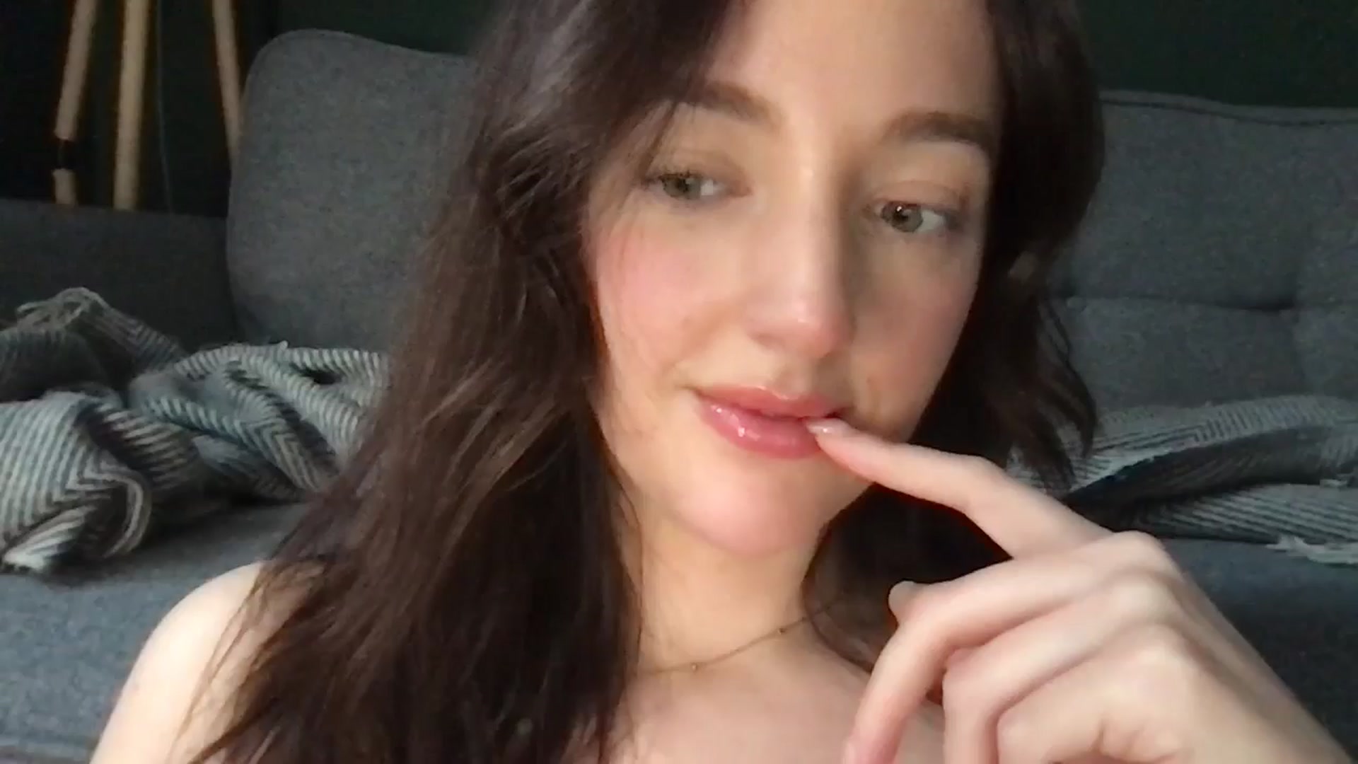 Gallery image thumbnail from Laceyjames24's myfreecams stream on, 04/15/2026, 15:01 image 6 of 20