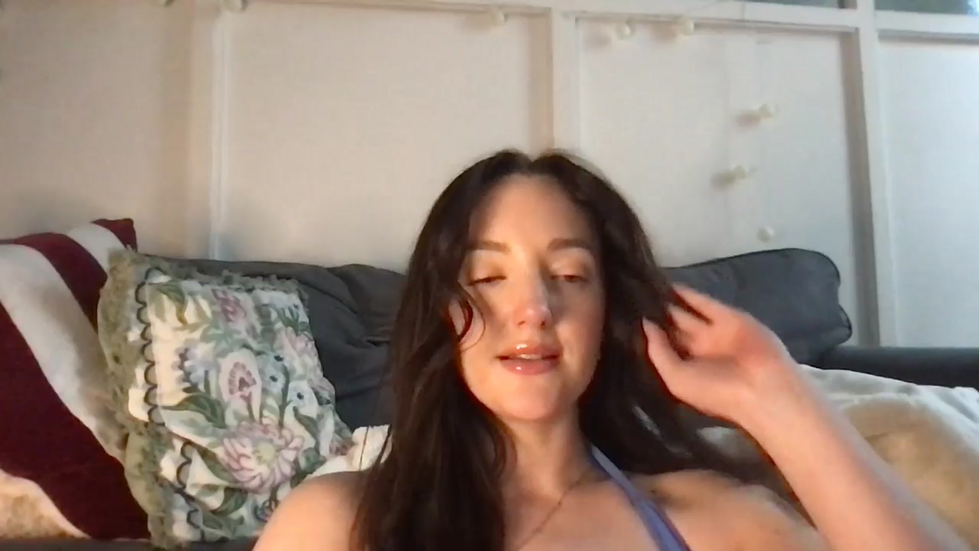 Gallery image thumbnail from Laceyjames24's myfreecams stream on, 04/17/2026, 12:17 image 16 of 20