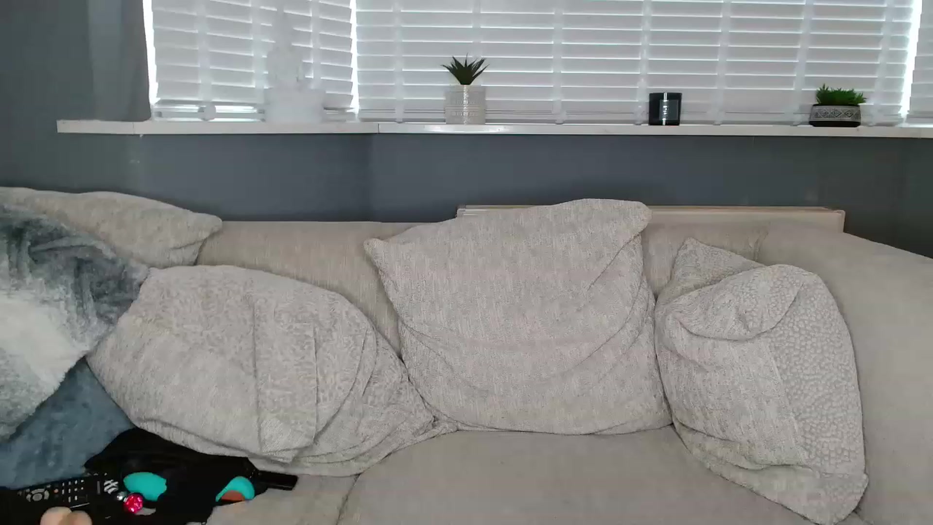 Gallery image thumbnail from LaceysRoom's myfreecams stream on, 03/02/2023, 13:04 image 10 of 20