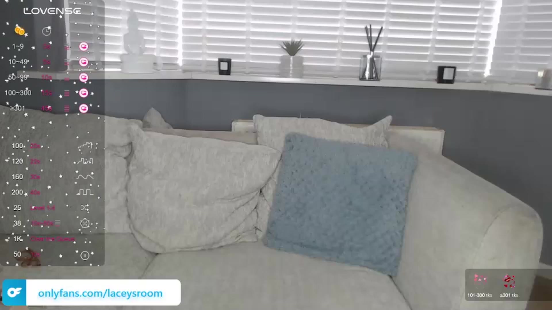 Gallery image thumbnail from LaceysRoom's myfreecams stream on, 04/04/2024, 16:08 image 9 of 20