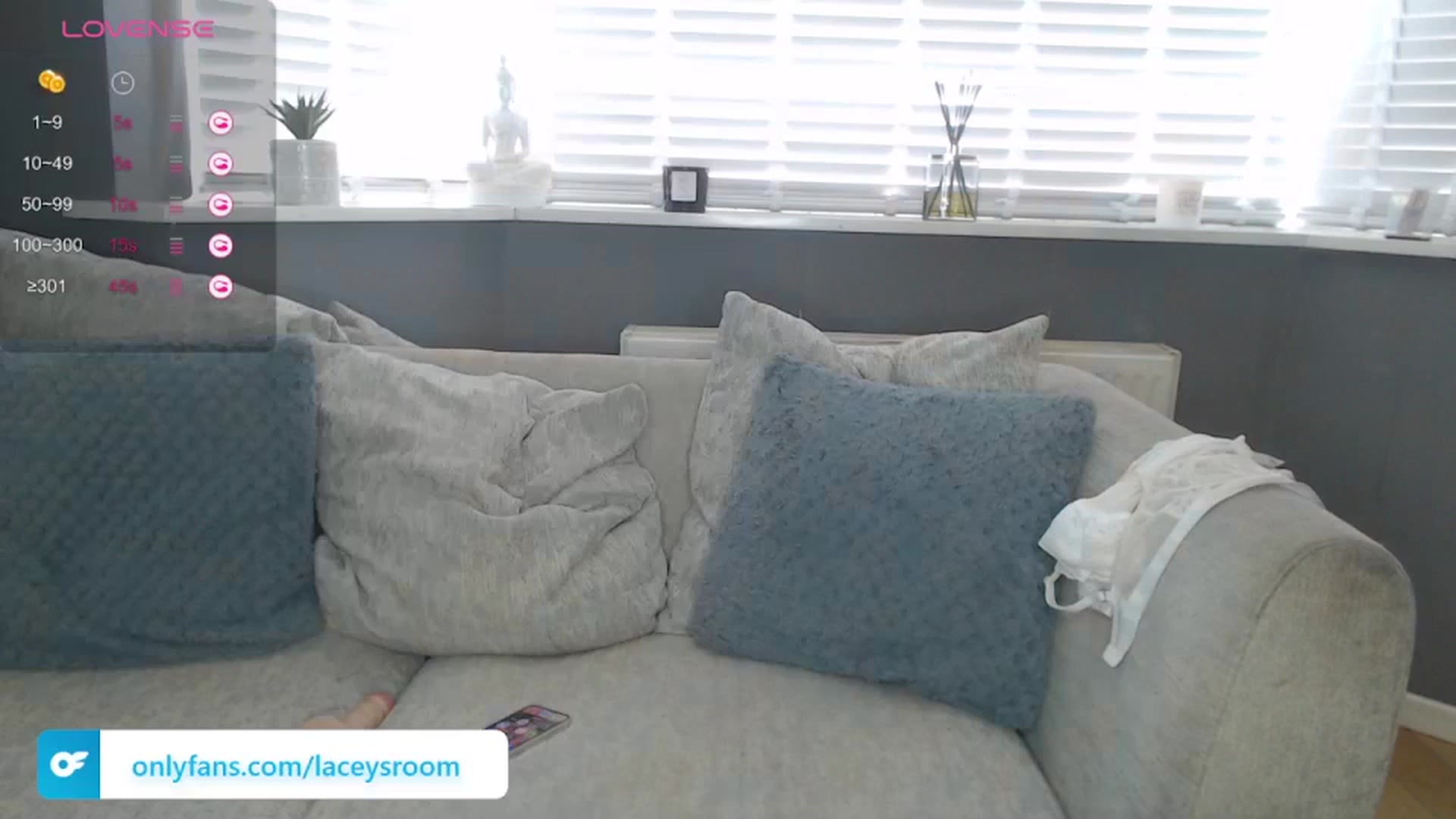 Gallery image thumbnail from LaceysRoom's myfreecams stream on, 05/02/2024, 13:29 image 17 of 20