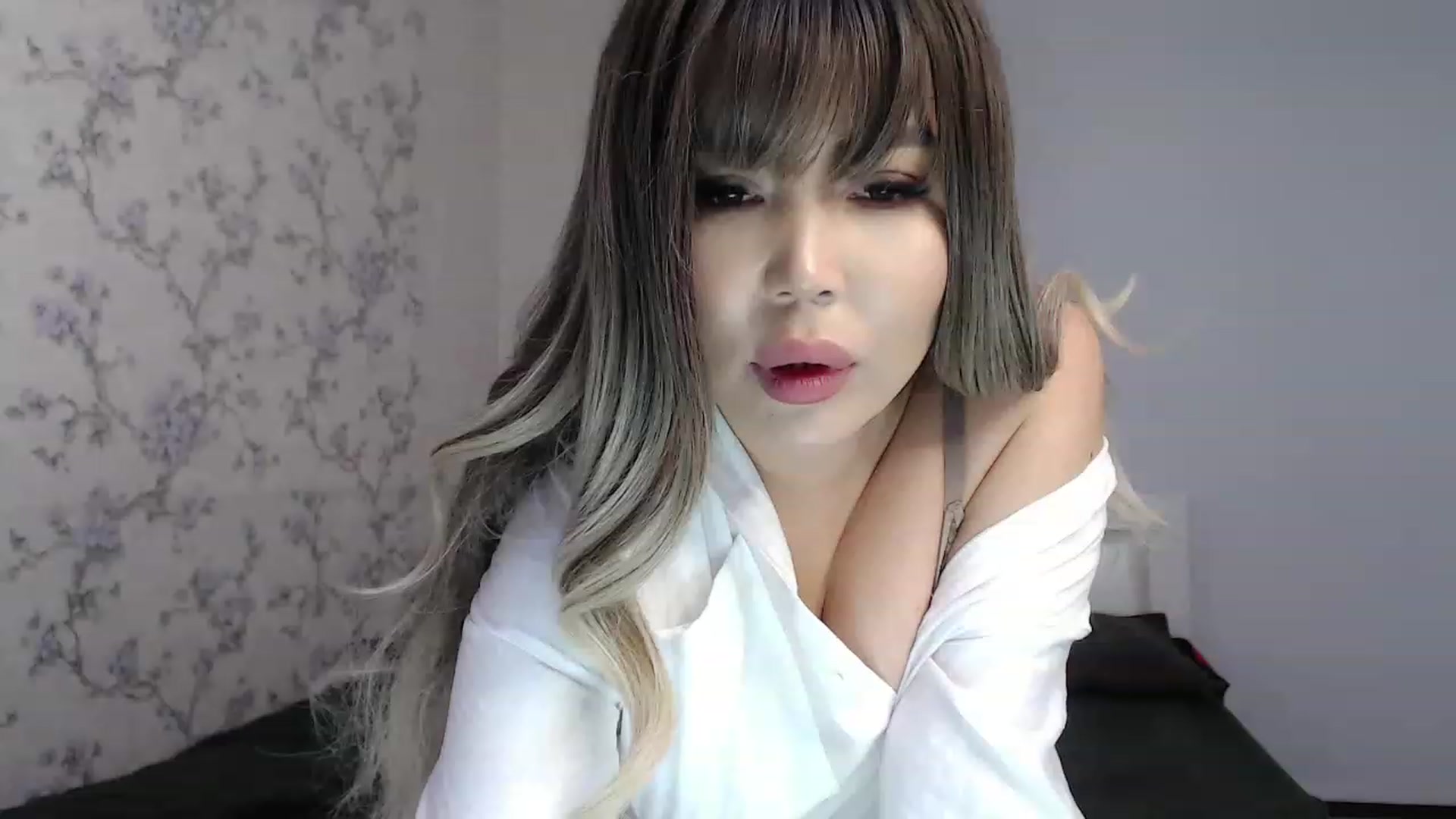 Gallery image thumbnail from LacyKim's myfreecams stream on, 11/19/2022, 13:54 image 4 of 20