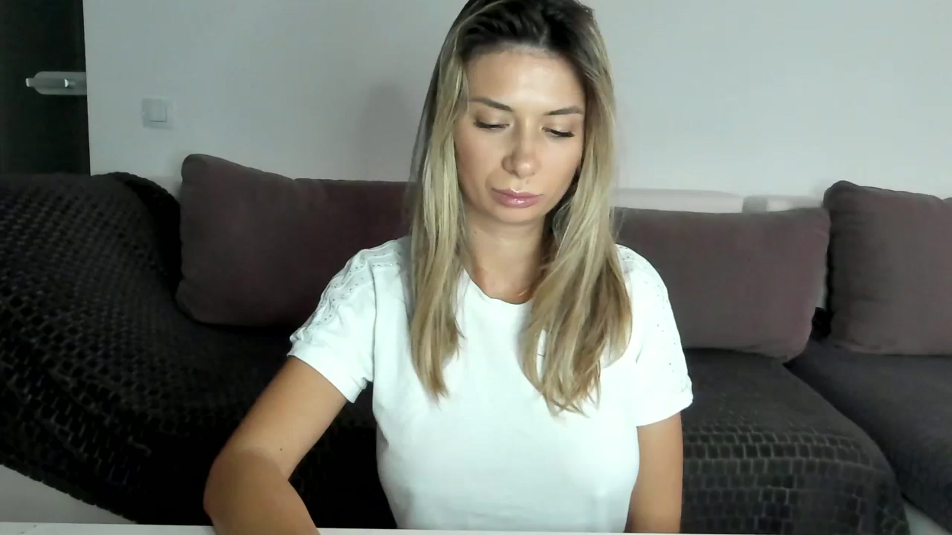 Gallery image thumbnail from LaddyAnn's myfreecams stream on, 03/05/2024, 07:39 image 17 of 20