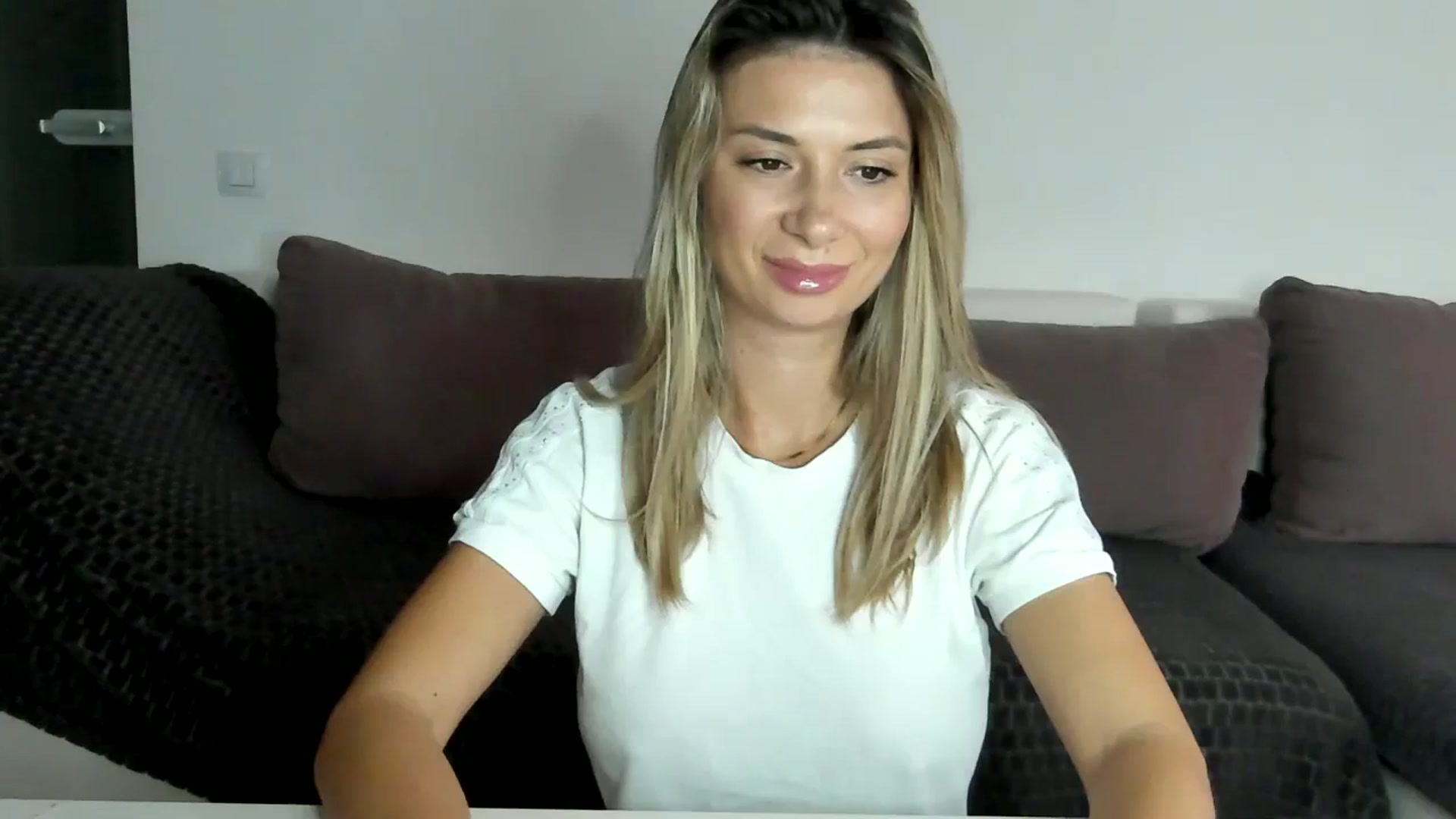 Gallery image thumbnail from LaddyAnn's myfreecams stream on, 03/05/2024, 07:39 image 18 of 20