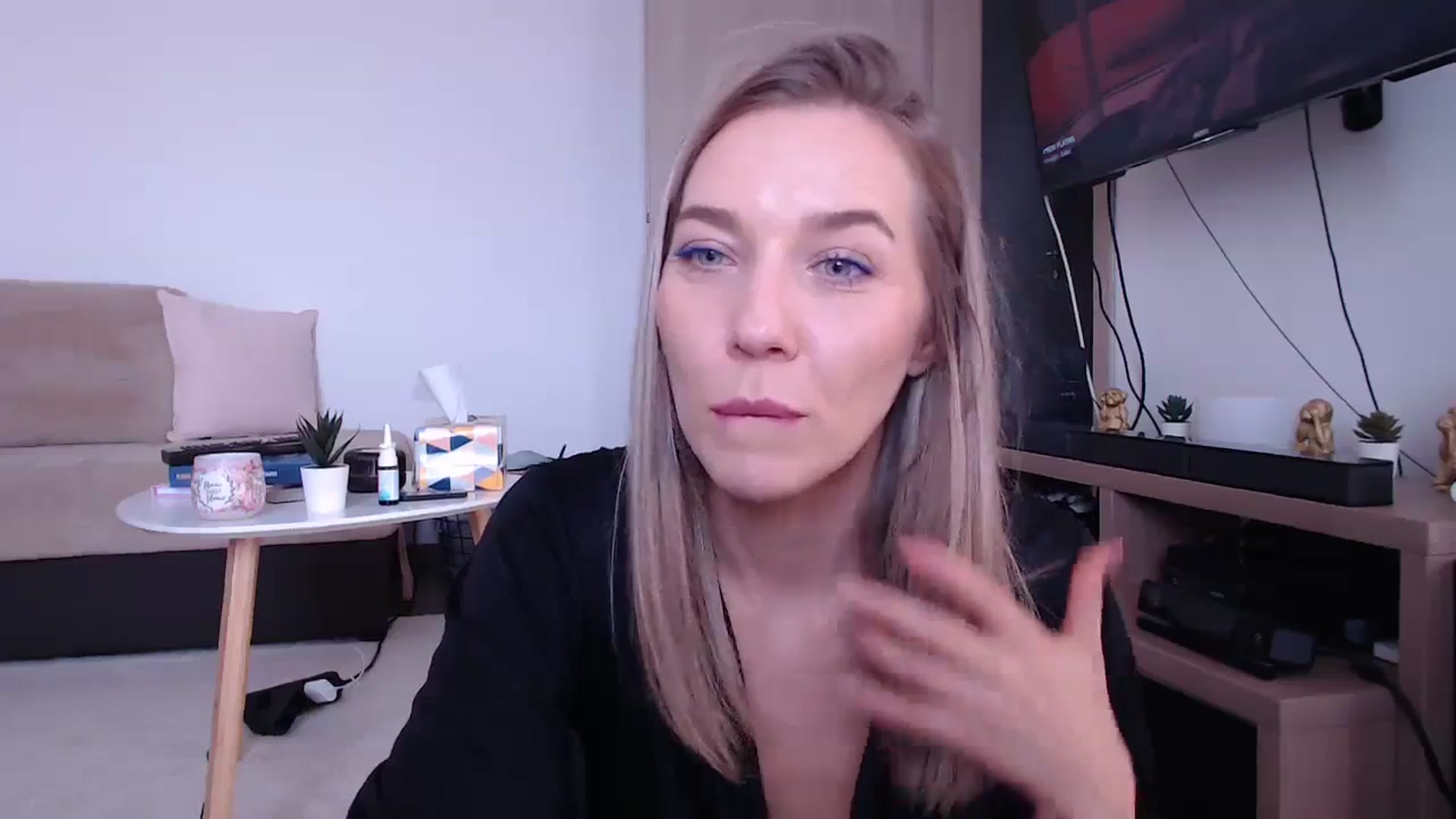 Gallery image thumbnail from LadyAH's myfreecams stream on, 10/13/2023, 09:50 image 13 of 20