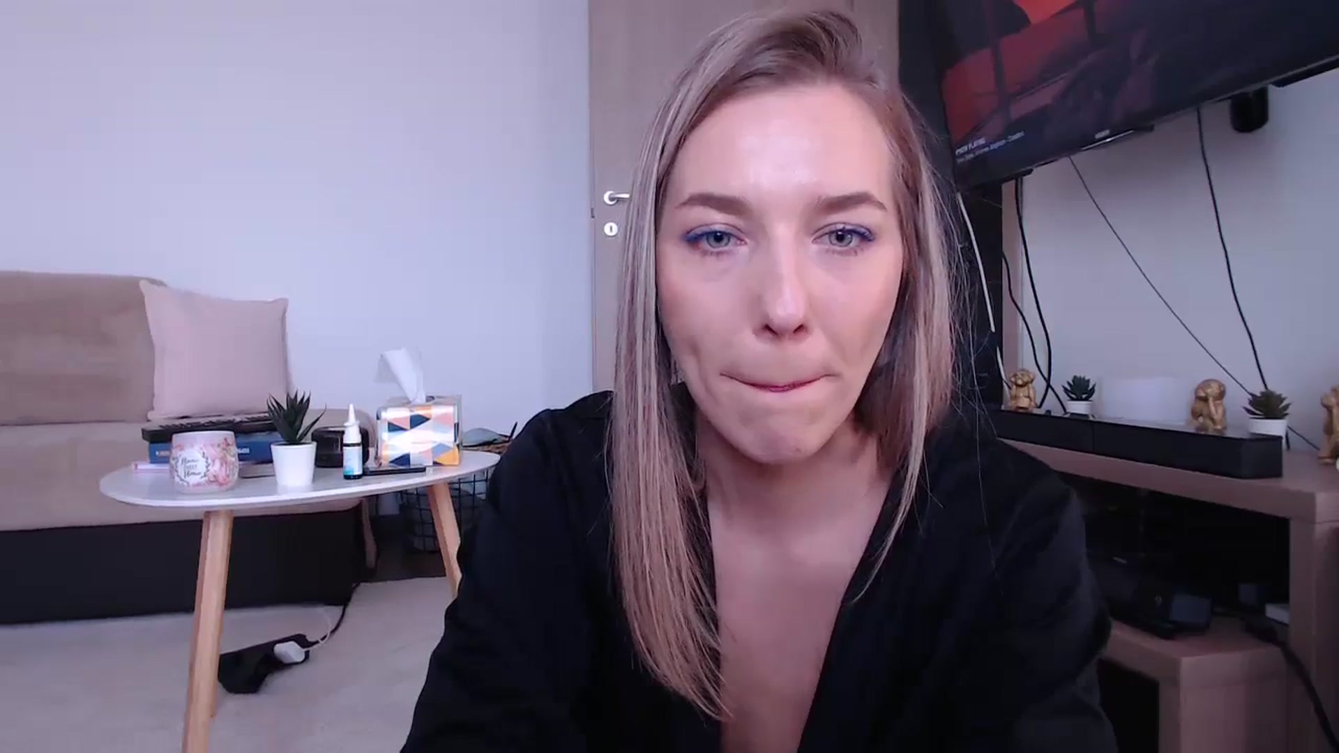 Gallery image thumbnail from LadyAH's myfreecams stream on, 10/13/2023, 09:50 image 10 of 20