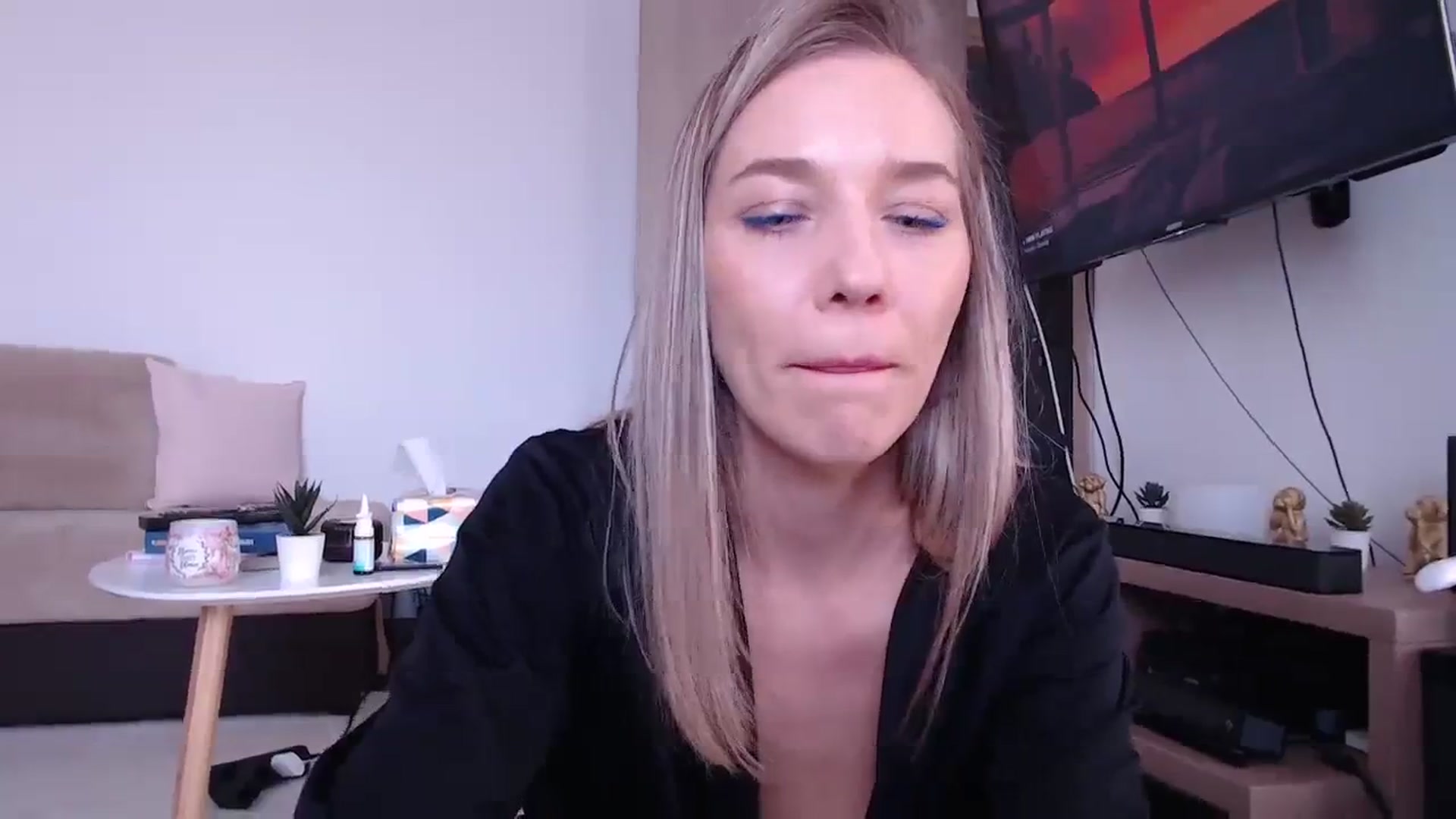 Gallery image thumbnail from LadyAH's myfreecams stream on, 10/13/2023, 09:50 image 16 of 20