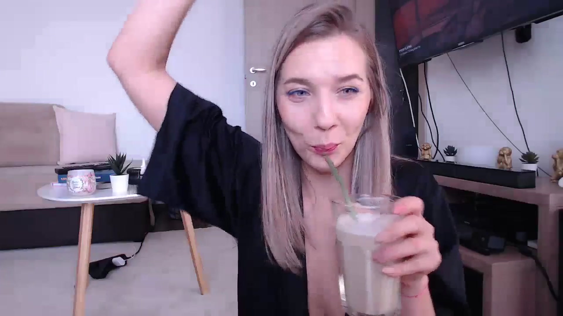 Gallery image thumbnail from LadyAH's myfreecams stream on, 10/13/2023, 09:50 image 7 of 20