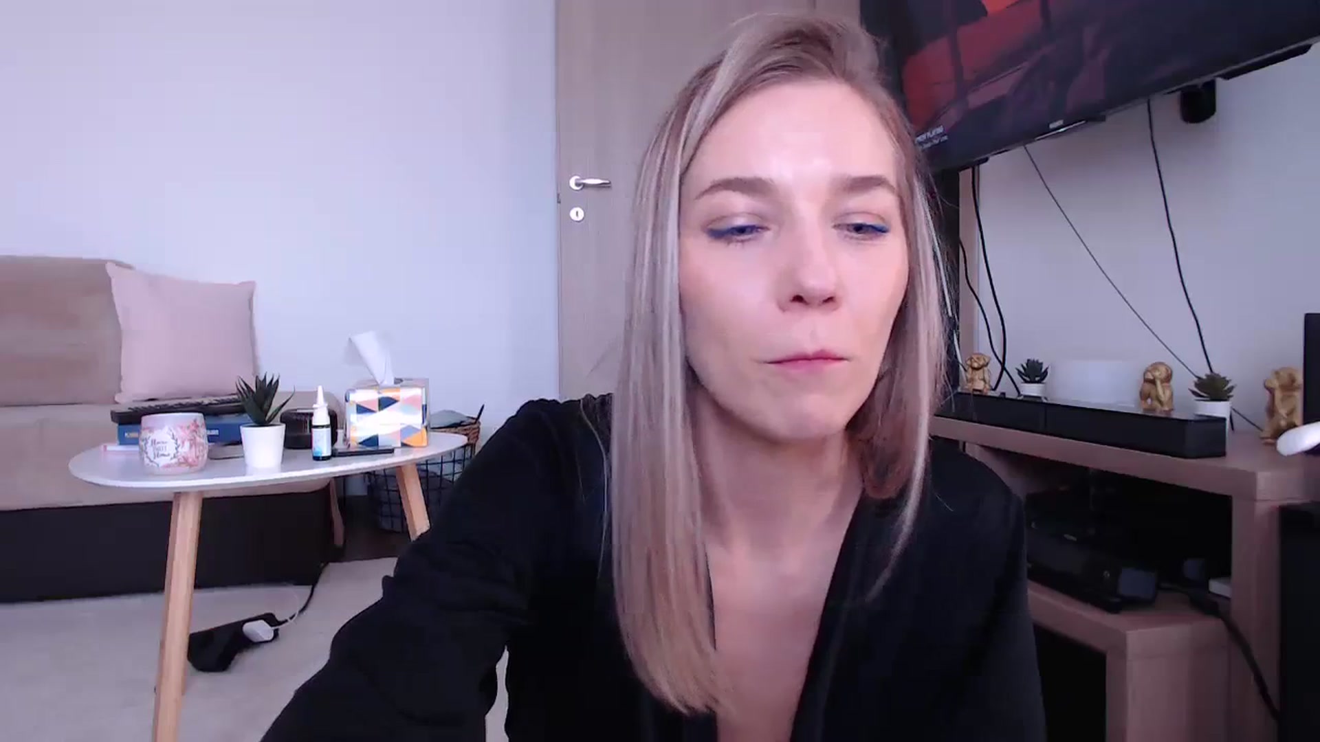 Gallery image thumbnail from LadyAH's myfreecams stream on, 10/13/2023, 09:50 image 12 of 20