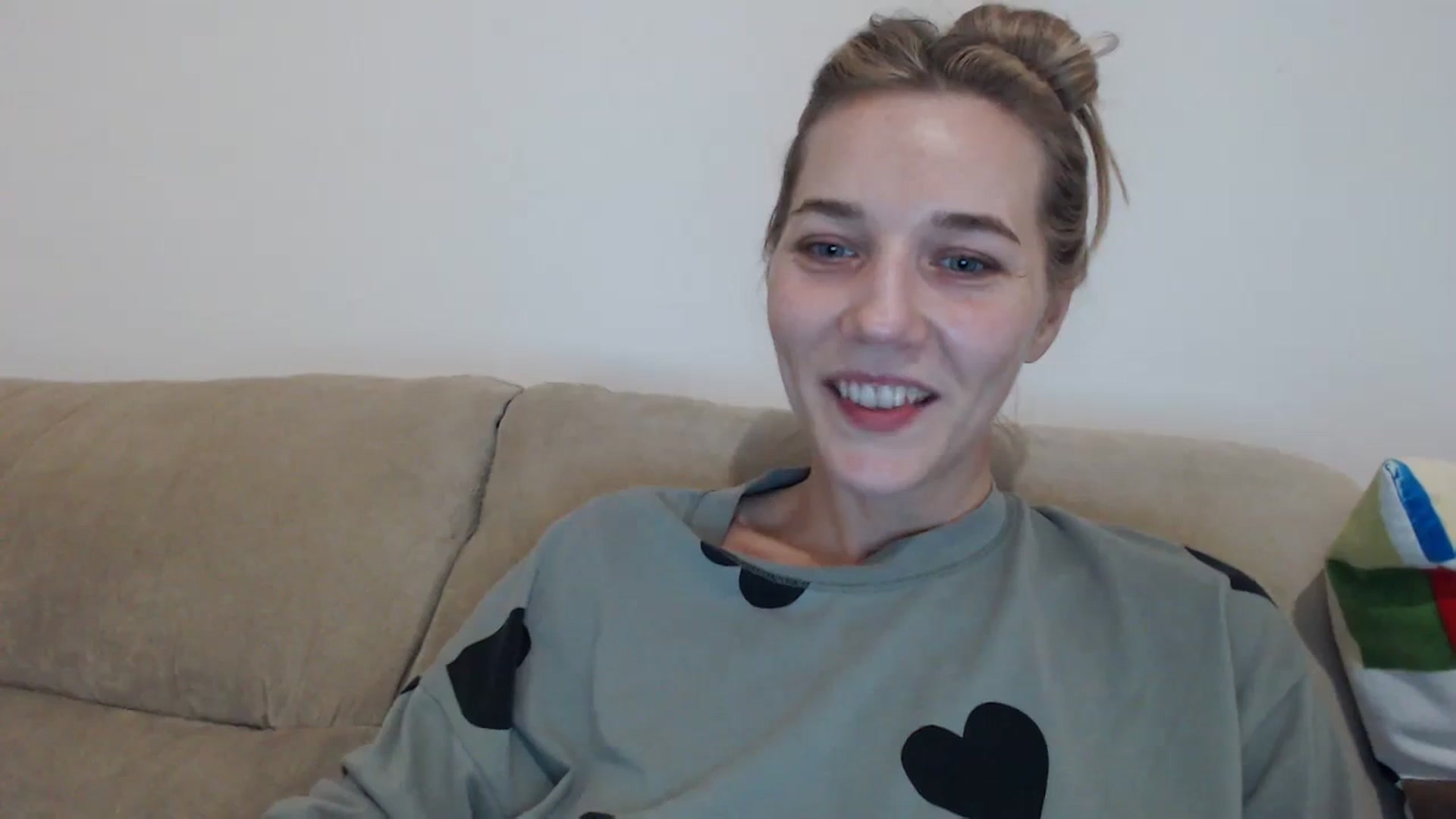 Gallery image thumbnail from LadyAH's myfreecams stream on, 11/08/2023, 18:34 image 8 of 20