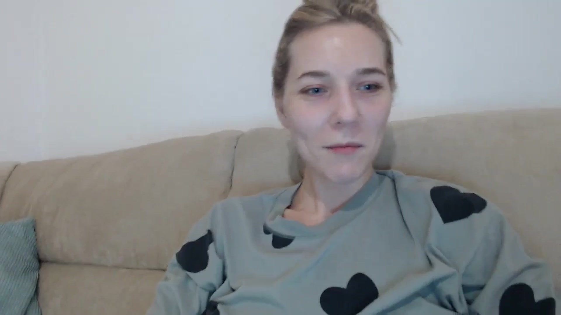 Gallery image thumbnail from LadyAH's myfreecams stream on, 11/08/2023, 18:34 image 3 of 20