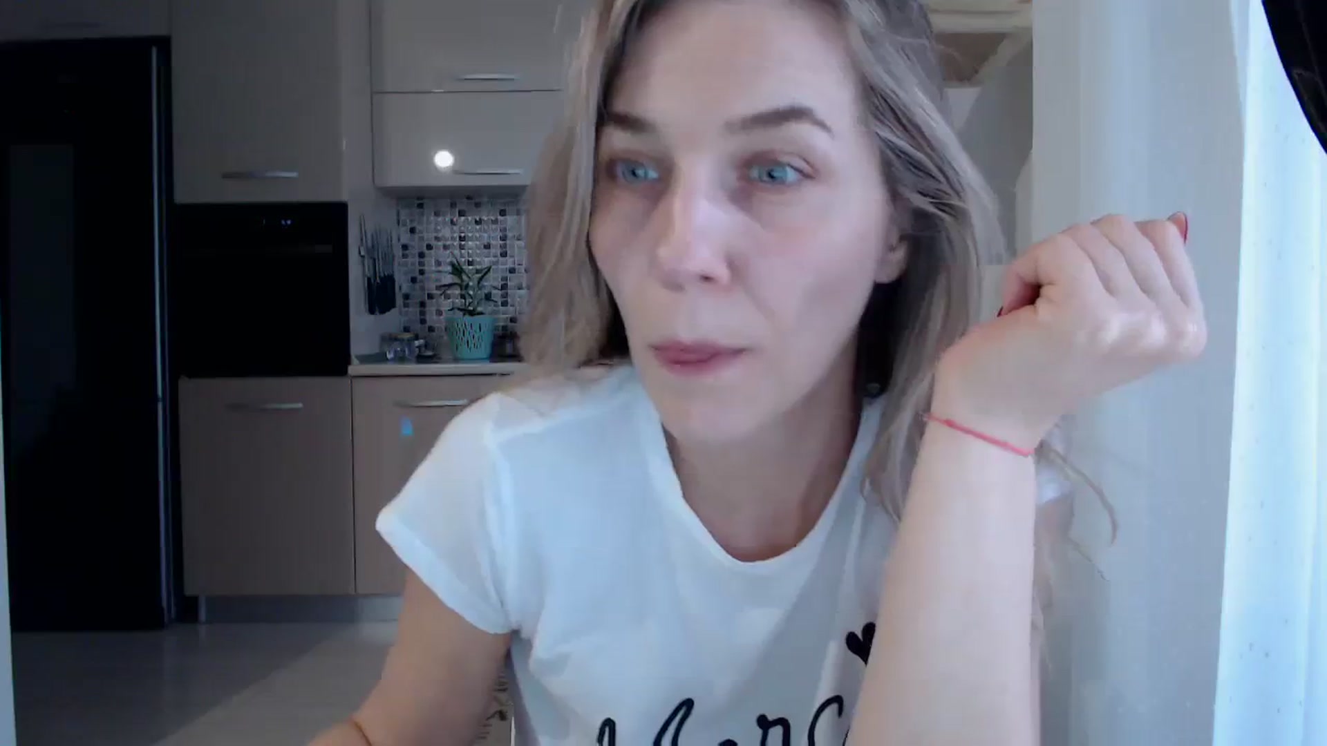 Gallery image thumbnail from LadyAH's myfreecams stream on, 11/18/2023, 13:30 image 9 of 20