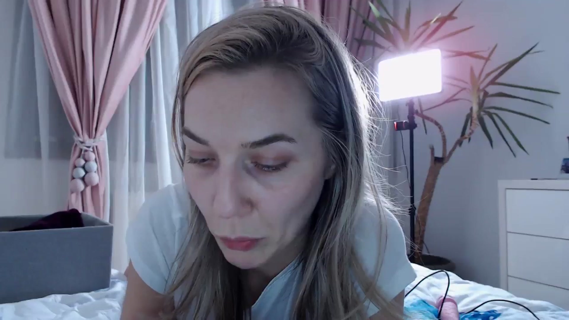 Gallery image thumbnail from LadyAH's myfreecams stream on, 11/18/2023, 16:31 image 18 of 20