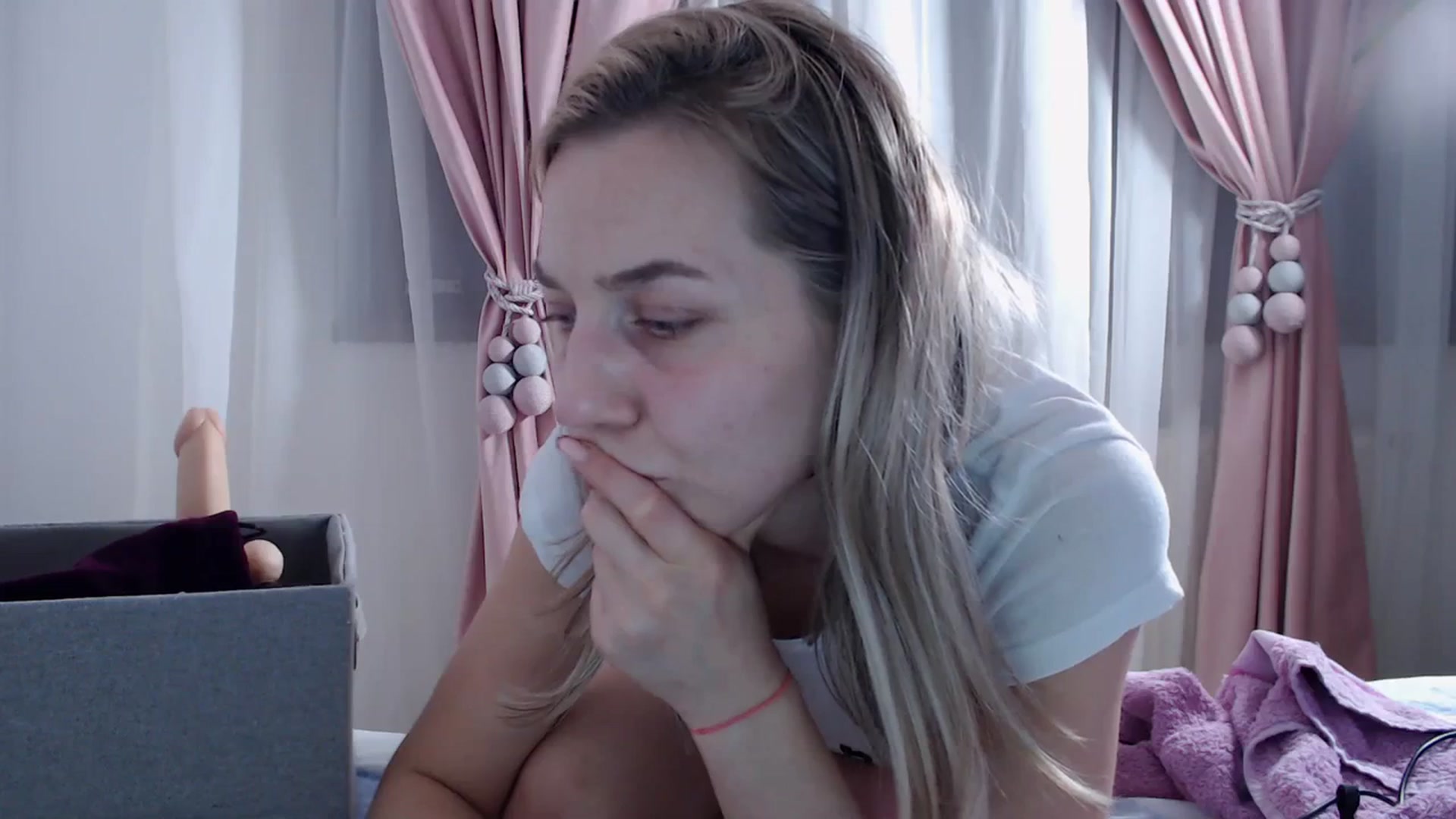 Gallery image thumbnail from LadyAH's myfreecams stream on, 11/18/2023, 16:31 image 7 of 20