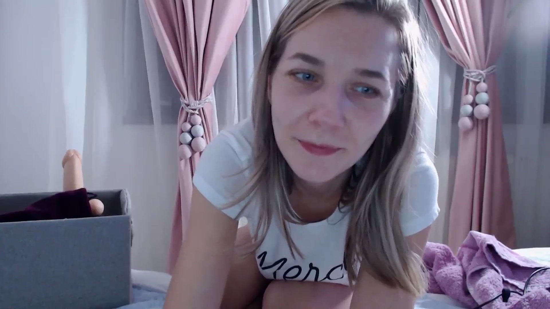 Gallery image thumbnail from LadyAH's myfreecams stream on, 11/18/2023, 16:31 image 5 of 20