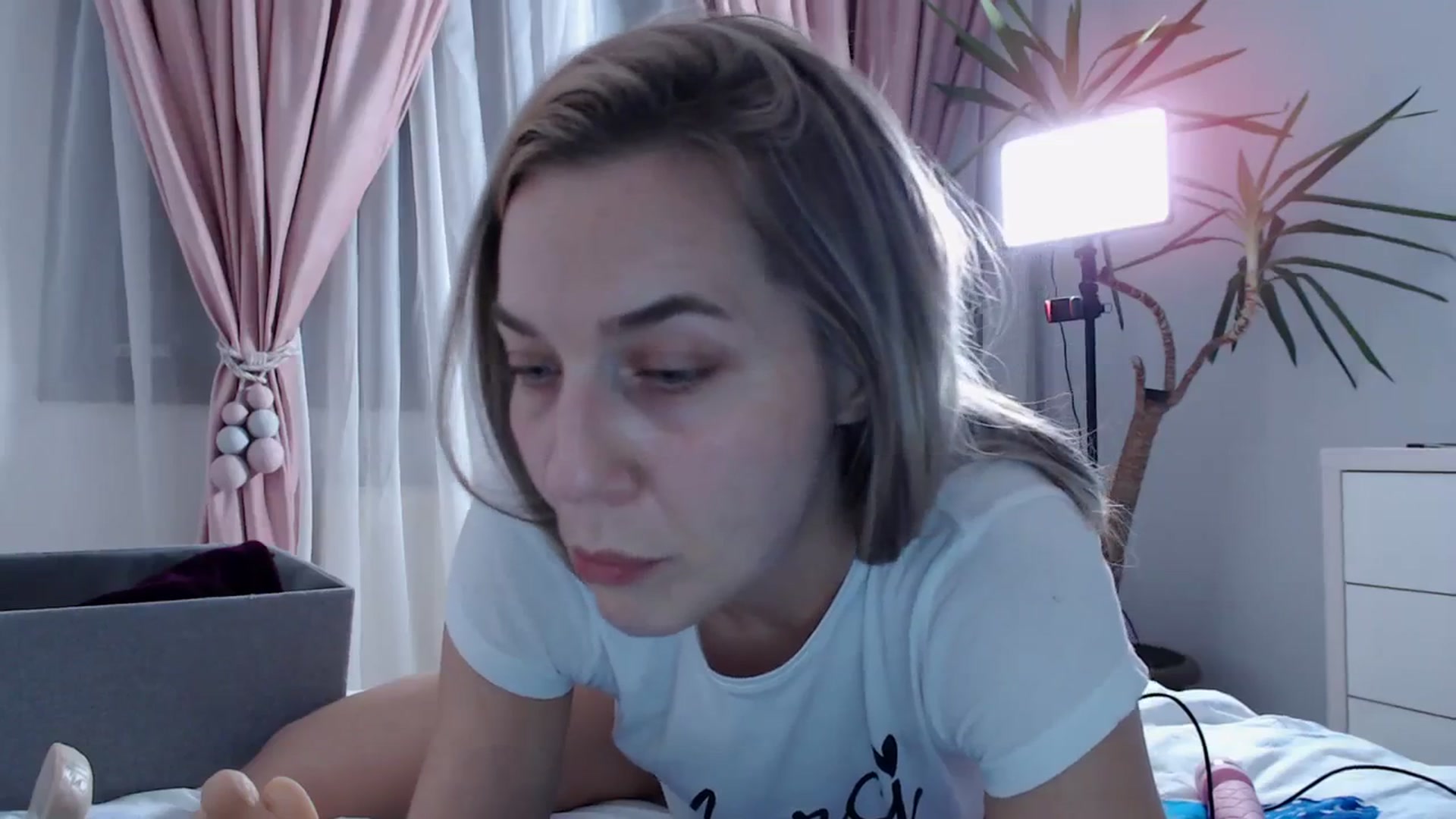 Gallery image thumbnail from LadyAH's myfreecams stream on, 11/18/2023, 16:31 image 14 of 20