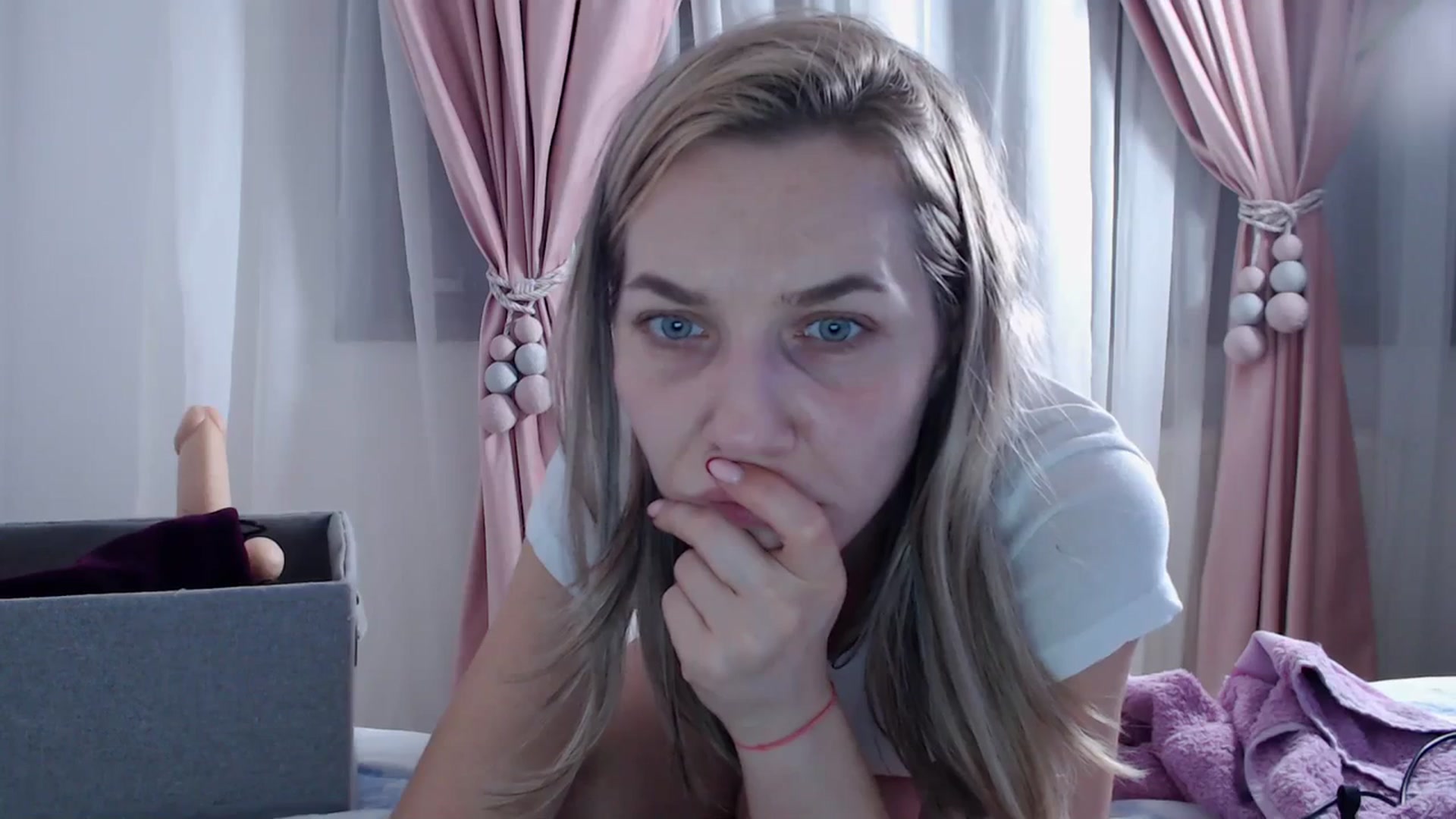 Gallery image thumbnail from LadyAH's myfreecams stream on, 11/18/2023, 16:31 image 8 of 20