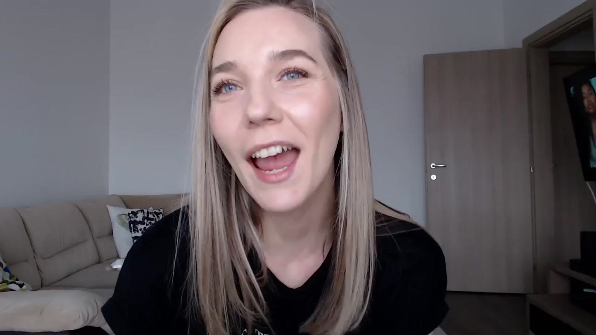 Gallery image thumbnail from LadyAH's myfreecams stream on, 01/06/2024, 13:48 image 9 of 20