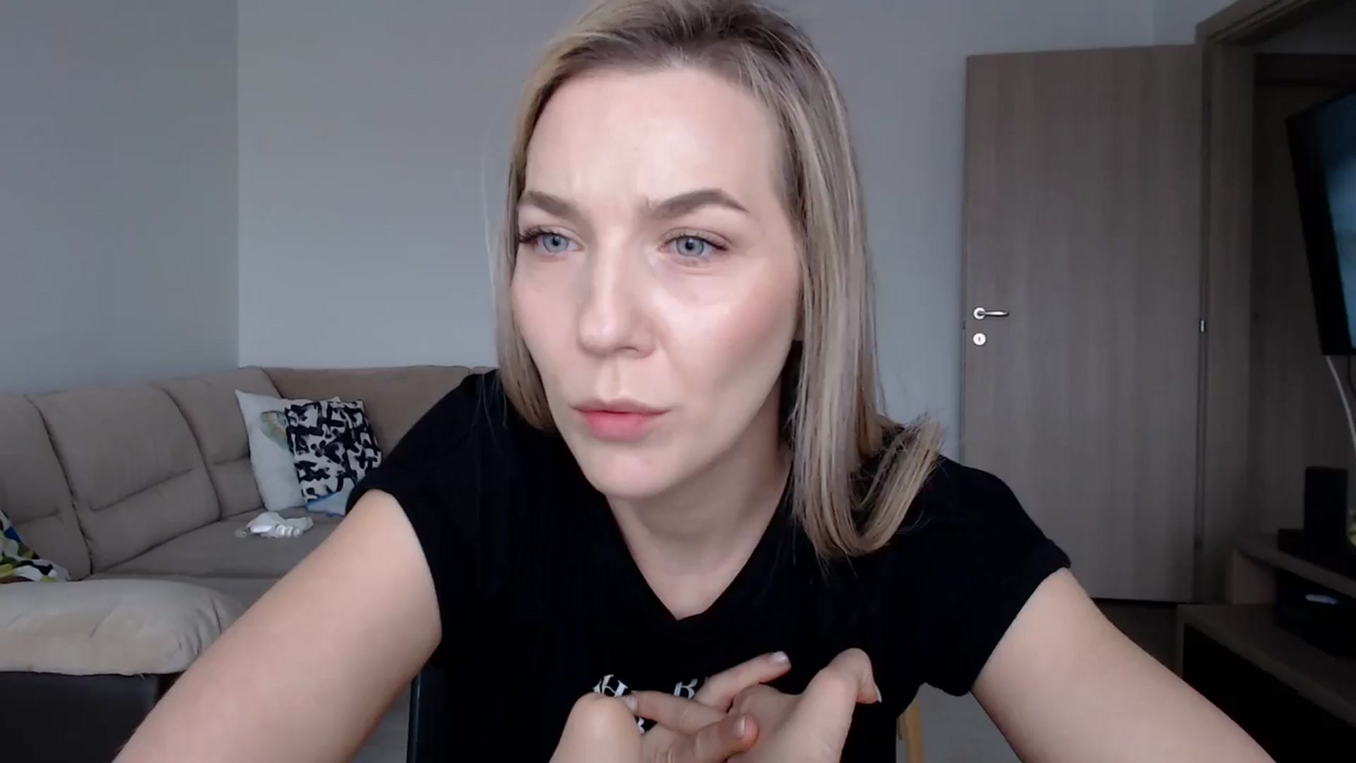 Gallery image thumbnail from LadyAH's myfreecams stream on, 01/06/2024, 13:48 image 12 of 20