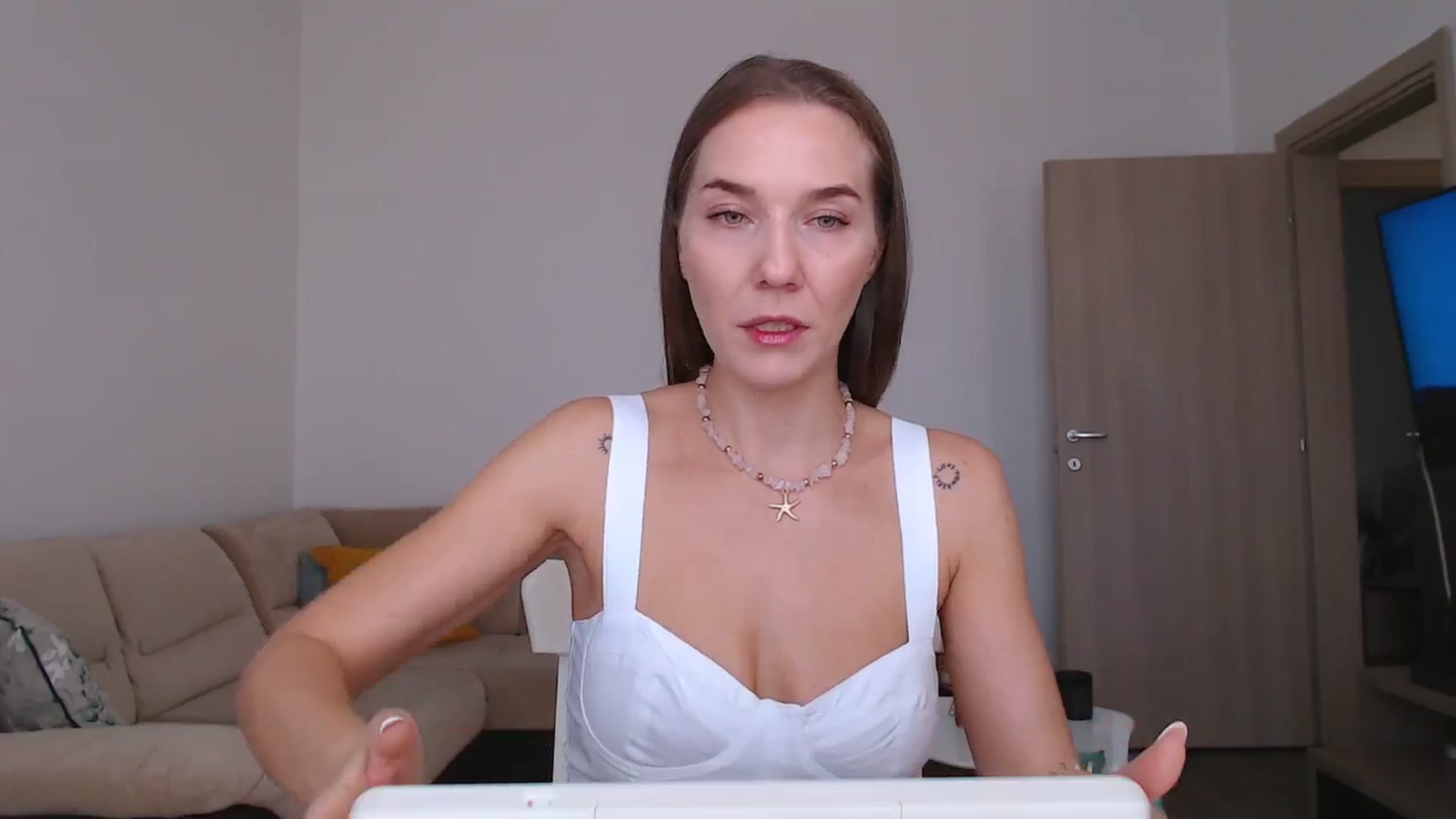 Gallery image thumbnail from LadyAH's myfreecams stream on, 09/16/2025, 09:37 image 4 of 20